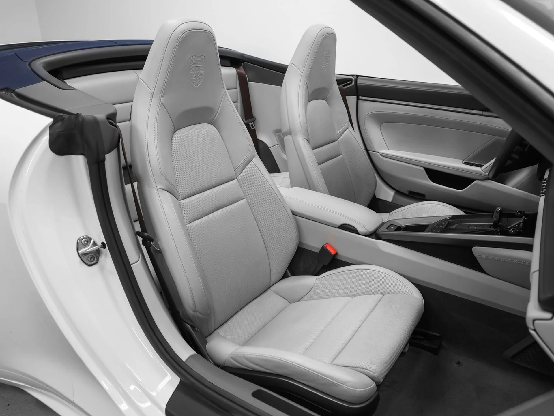 mph027_64379544_28_32dc3e5dc2