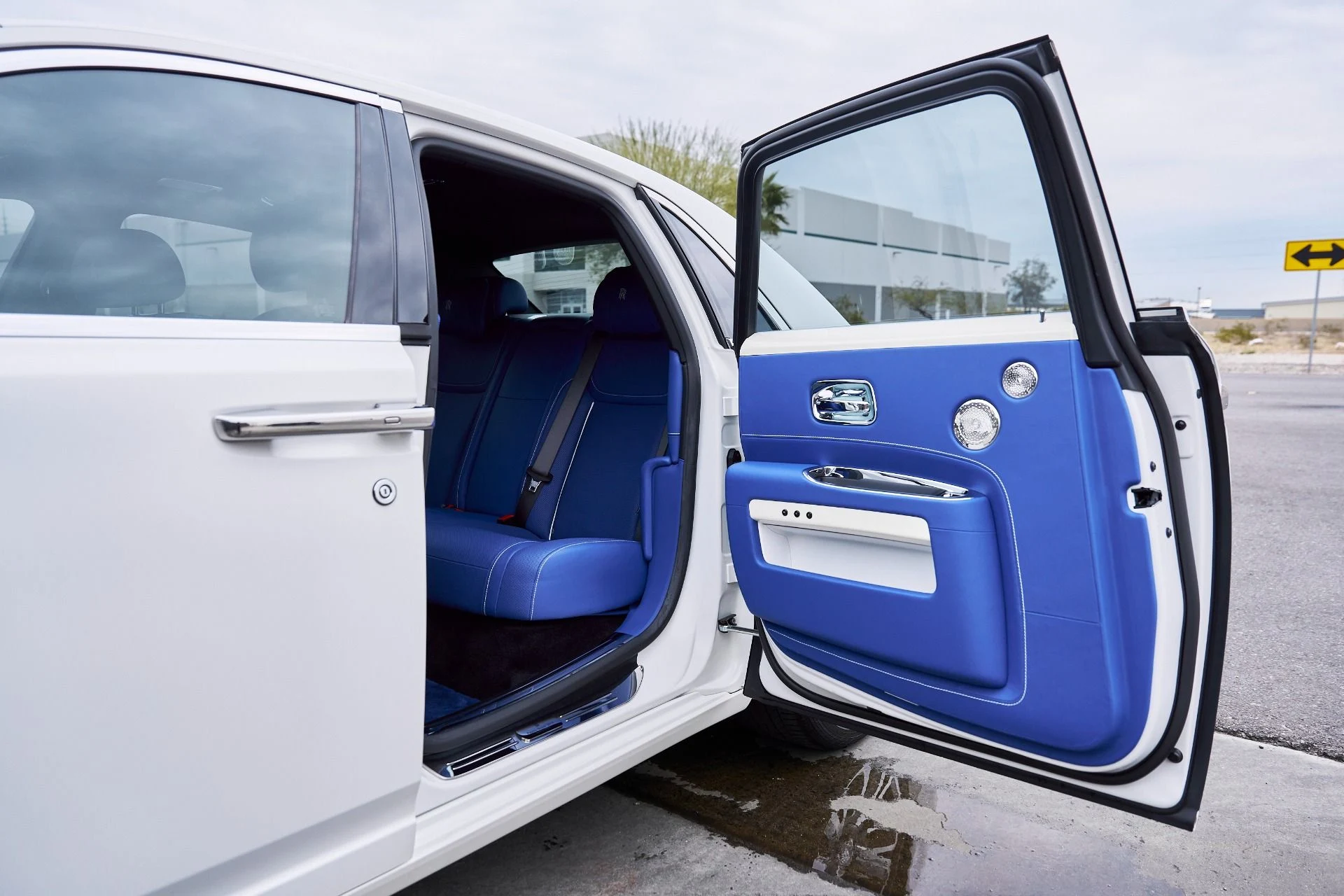 mph027_647921951_Used_2019_Rolls_Royce_Ghost_Base_1767224269_873e37be88