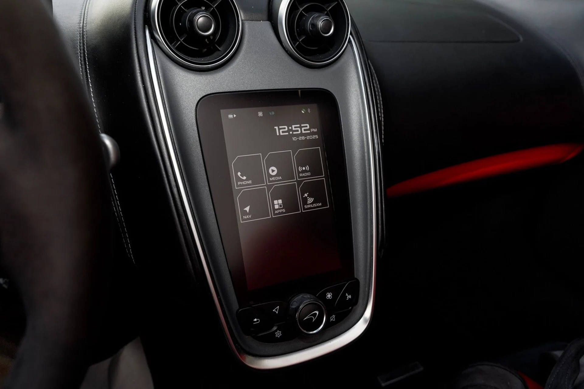 mph027_654377338_607_p28_l_1bffede6c3