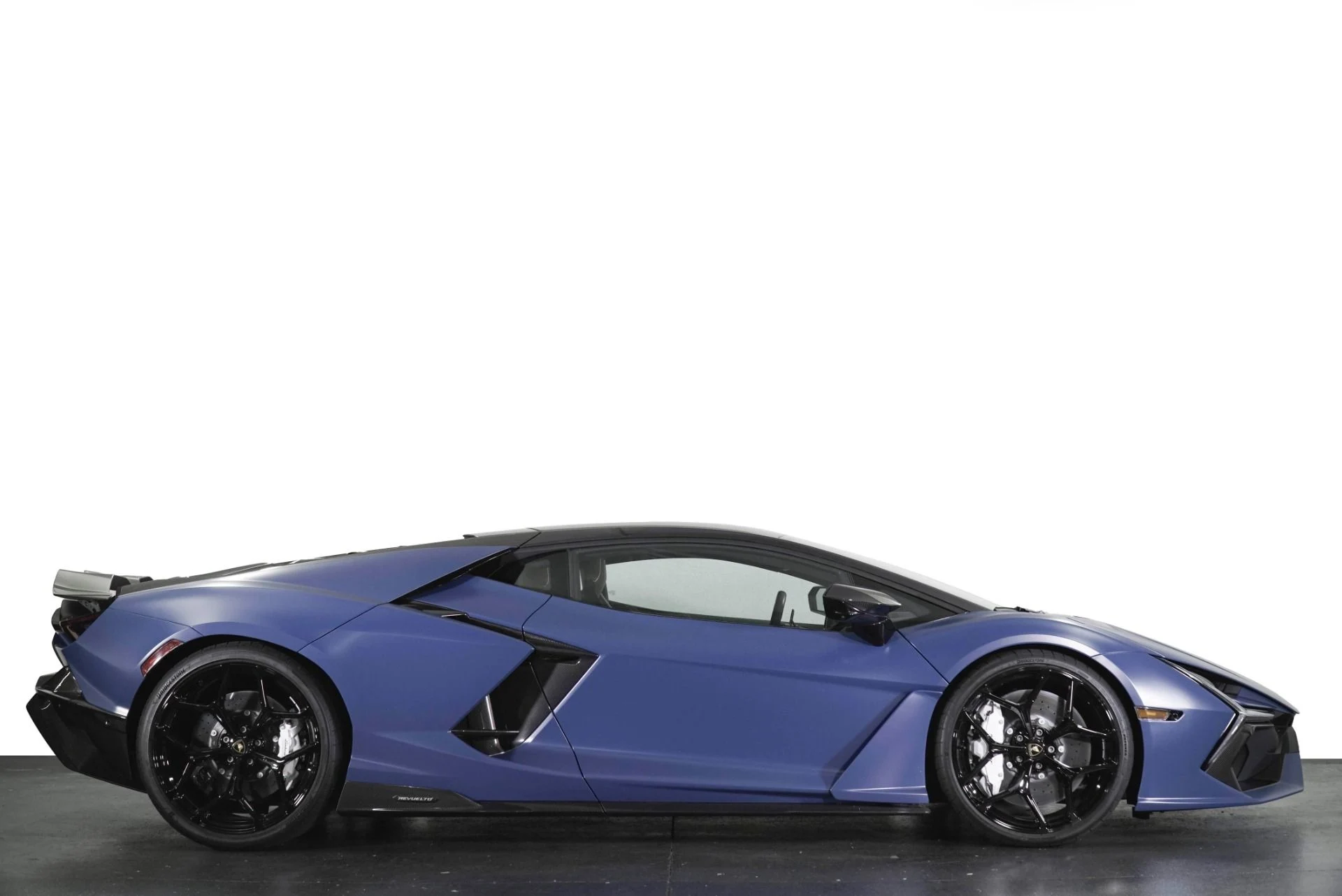 mph027_655155339_Used_2025_Lamborghini_Revuelto_1783106946_a5d2a3a1c3