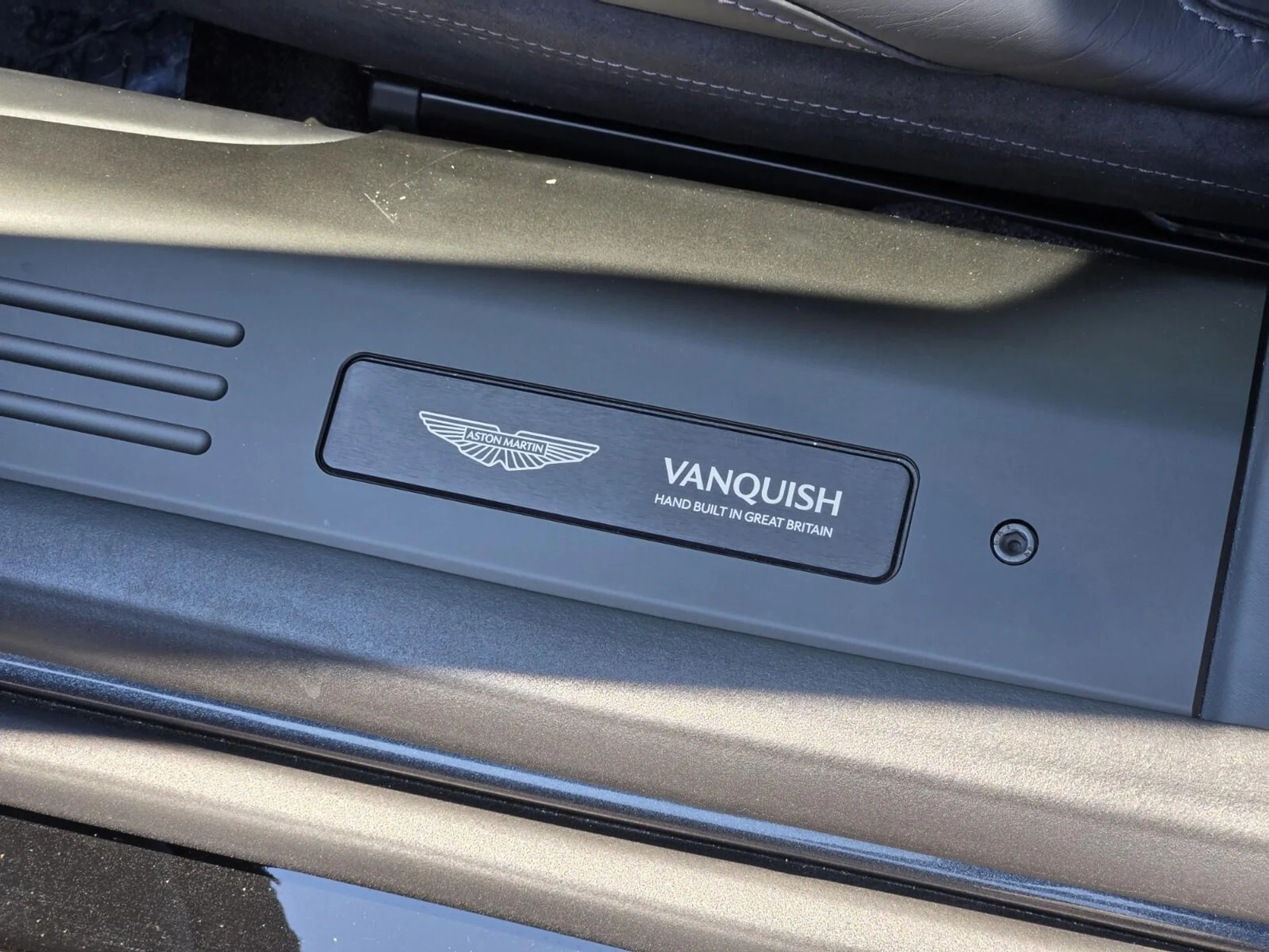 mph027_660899723_New_2025_Aston_Martin_Vanquish_V12_1754459304_4e1dc1c147
