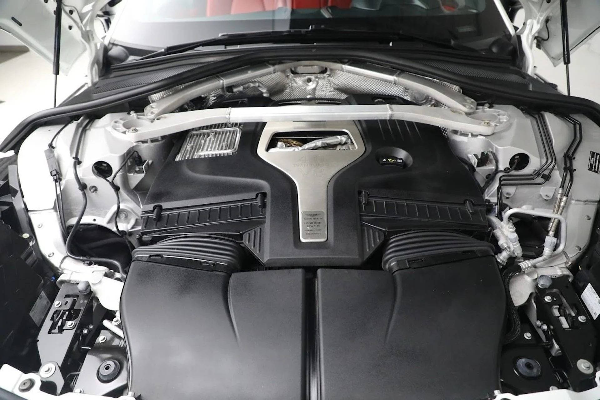 mph027_661057386_Used_2021_Aston_Martin_DBX_1785417745_802c1e4d3e