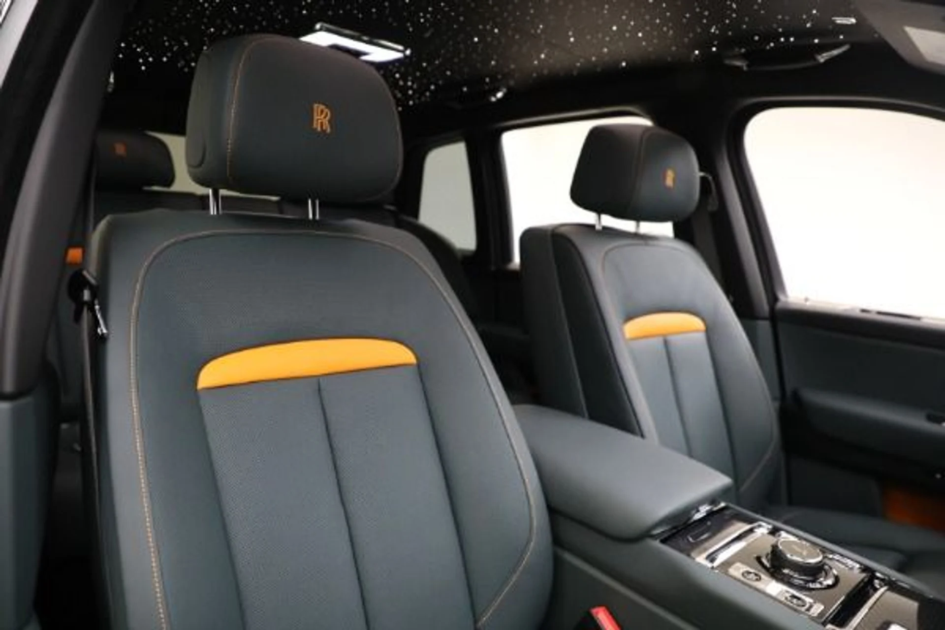 mph027_662008424_Used_2024_Rolls_Royce_Black_Badge_Cullinan_d7d8d7be80