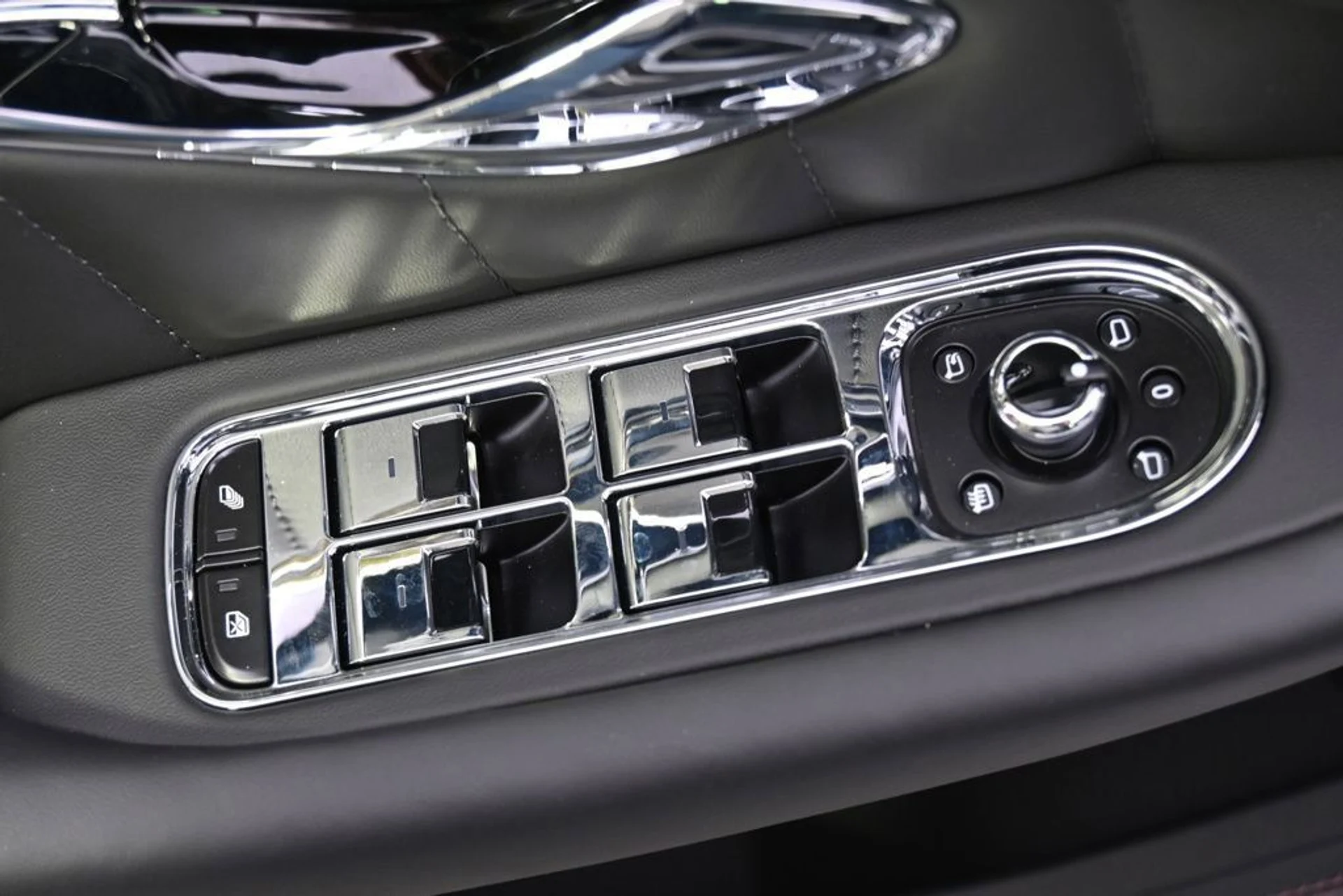 mph027_664721340_670c46a0c81c4f6f901e0913403b9496_c1c19a88f6