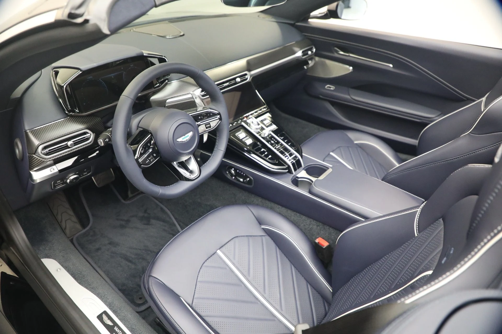 mph027_667394323_New_2026_Aston_Martin_Vantage_S_Roadster_1786132821_55b775534a