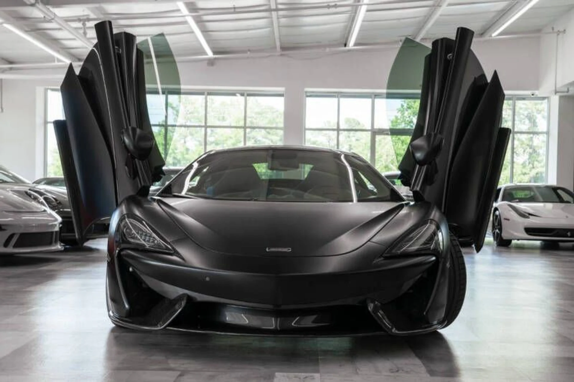 mph027_670400875_2017_mclaren_570gt_base_2dr_coupe_b294b9a24a