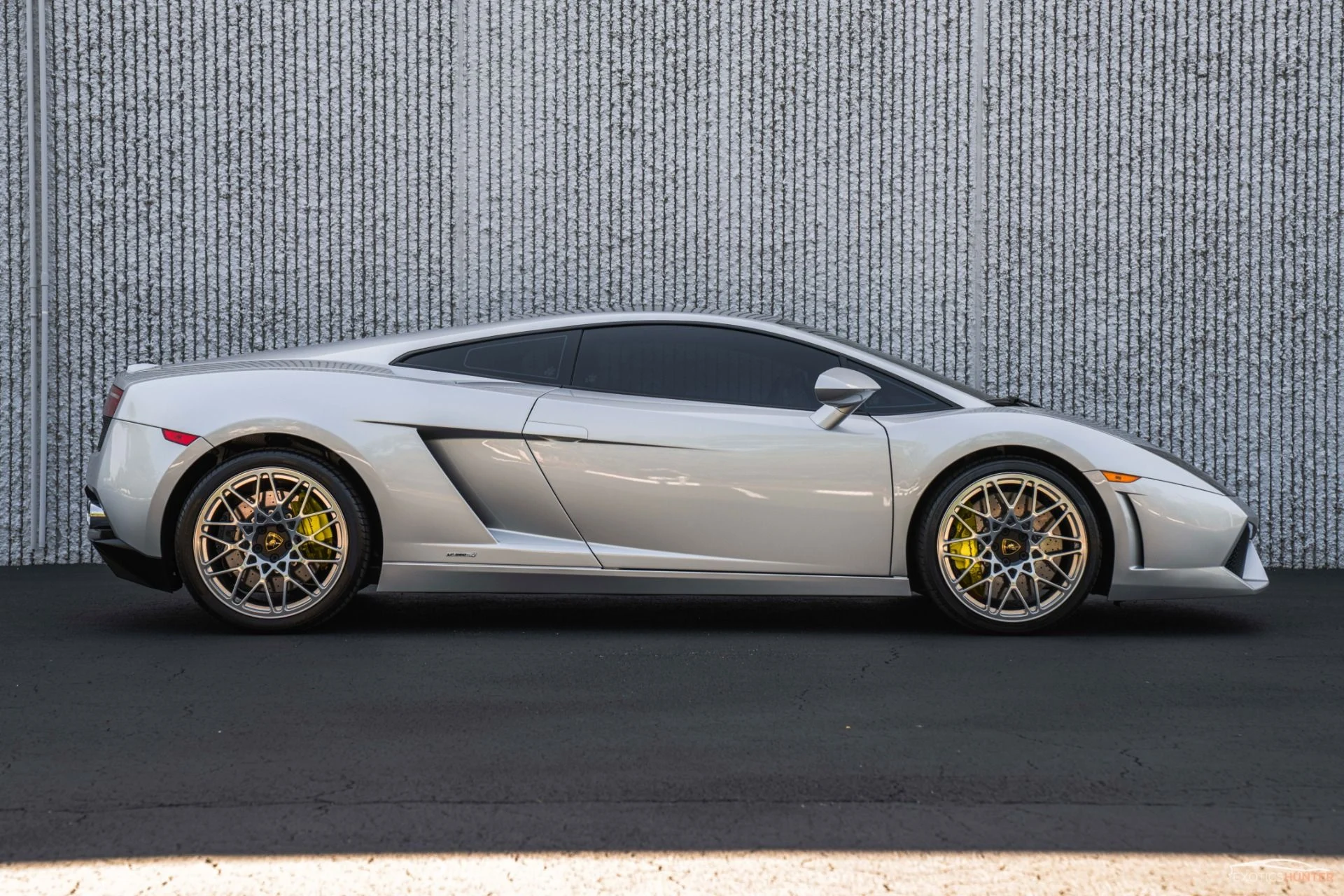 mph027_680600193_Used_2010_Lamborghini_Gallardo_LP_560_4_in_Grigio_Telasso_w_Carbon_Ceramic_Brakes_1762876983_1dec46cd8e