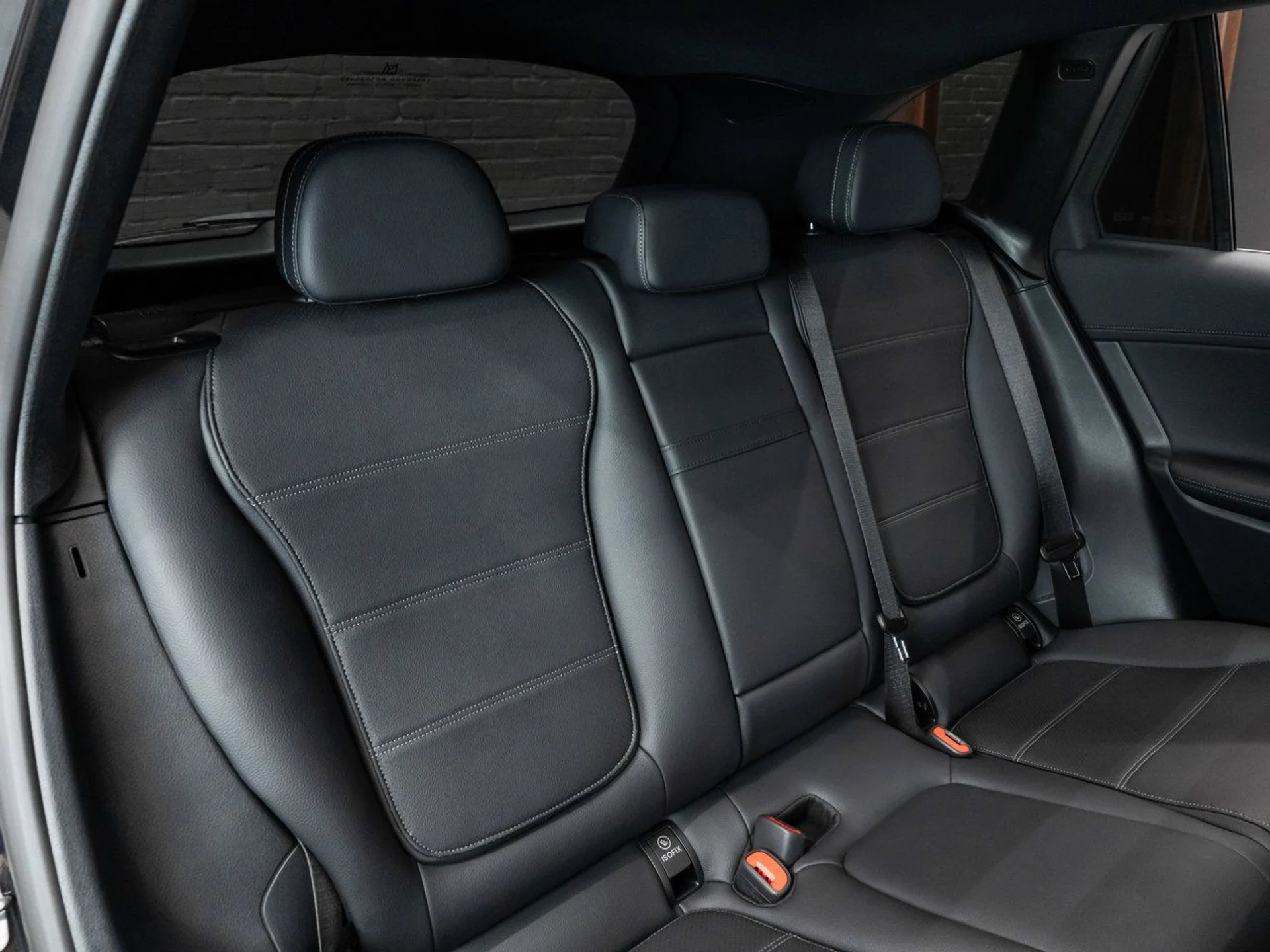 mph027_68397045_mercedes_benz_glc_2025_70d4711f24