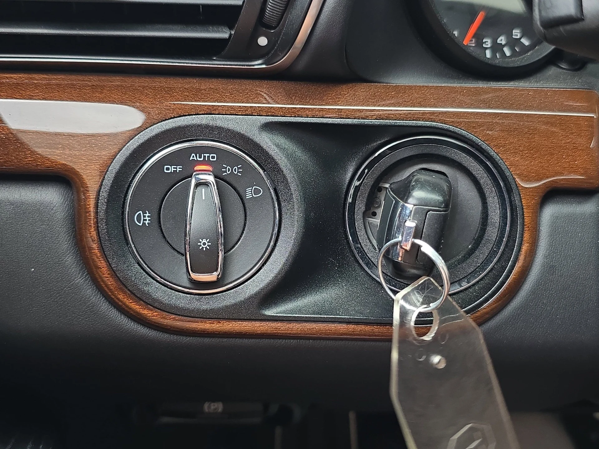 mph027_686313246_c5b7b1b1abea355090f0909190bda3f4x_f33e3523eb