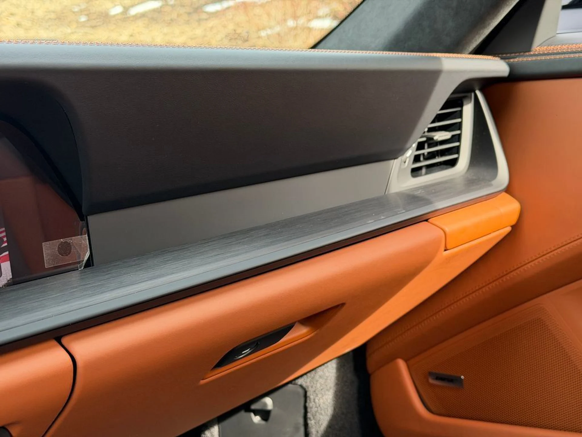 mph027_689832599_b950bf96d6024271afc470a843eecf06_d6ec6419c8