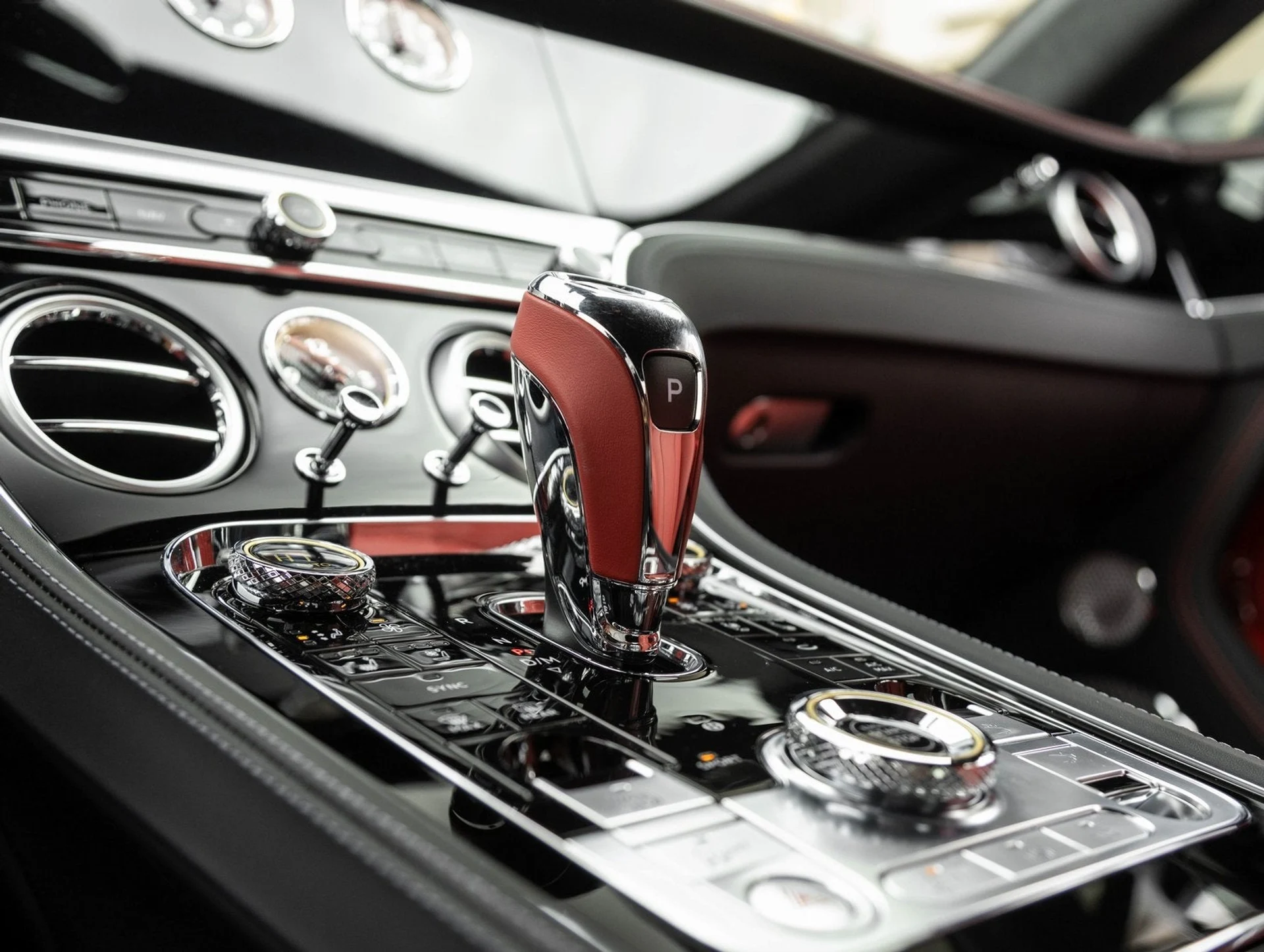 mph027_693446621_28_053c0302b4