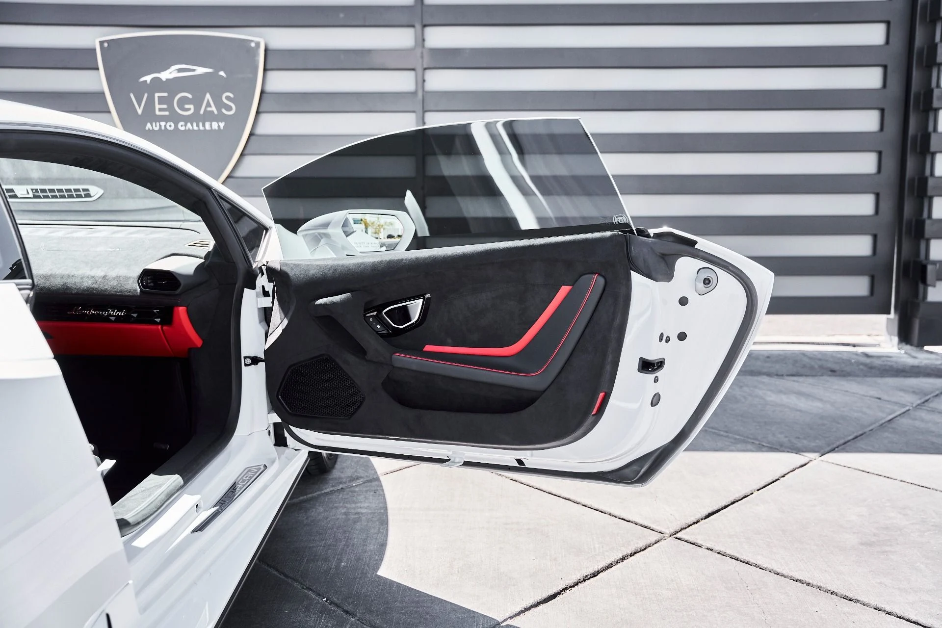 mph027_700224778_Used_2023_Lamborghini_Huracan_1778117611_f744126cc9