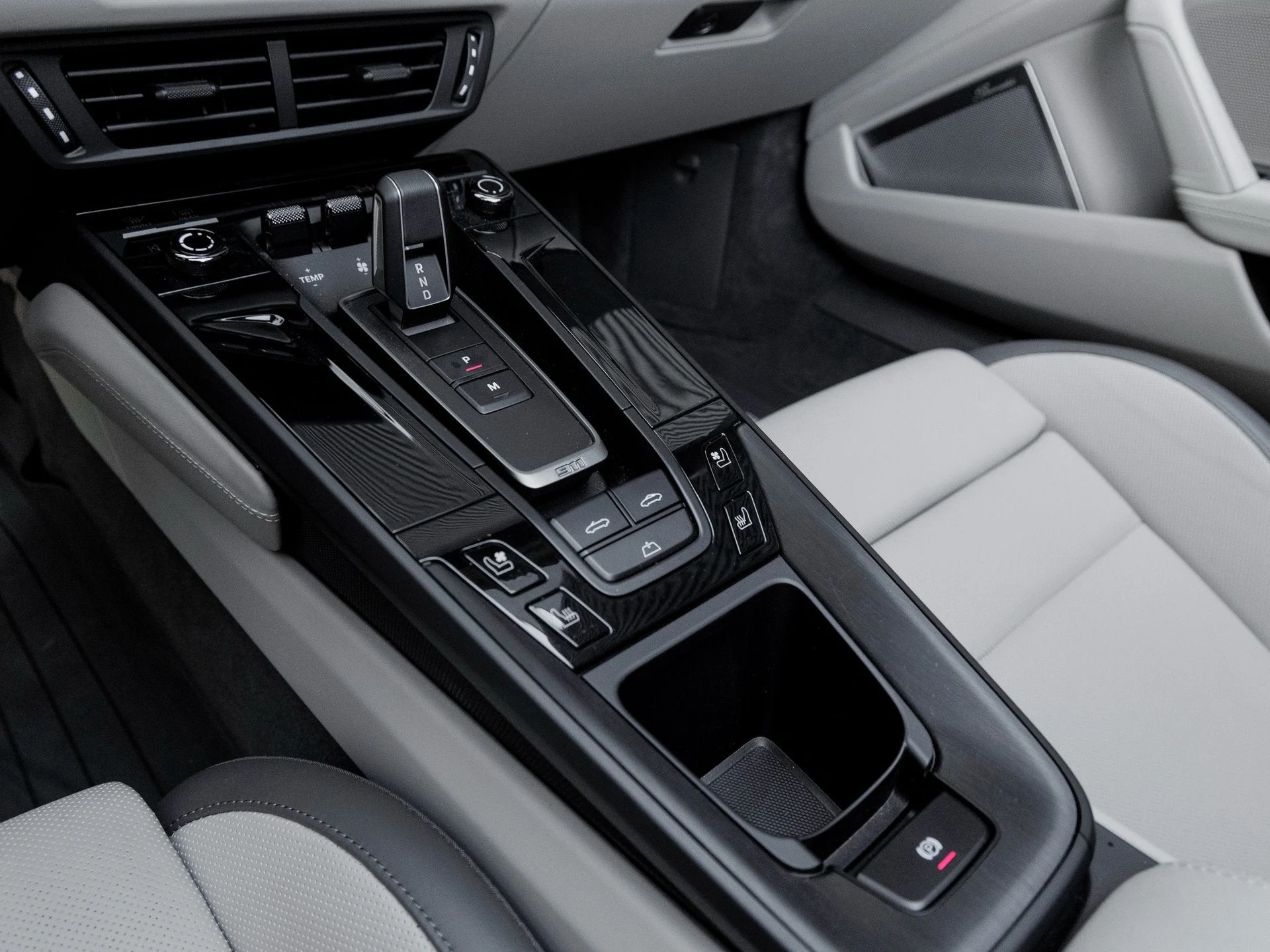 mph027_701654750_28_7fd5bcddd0