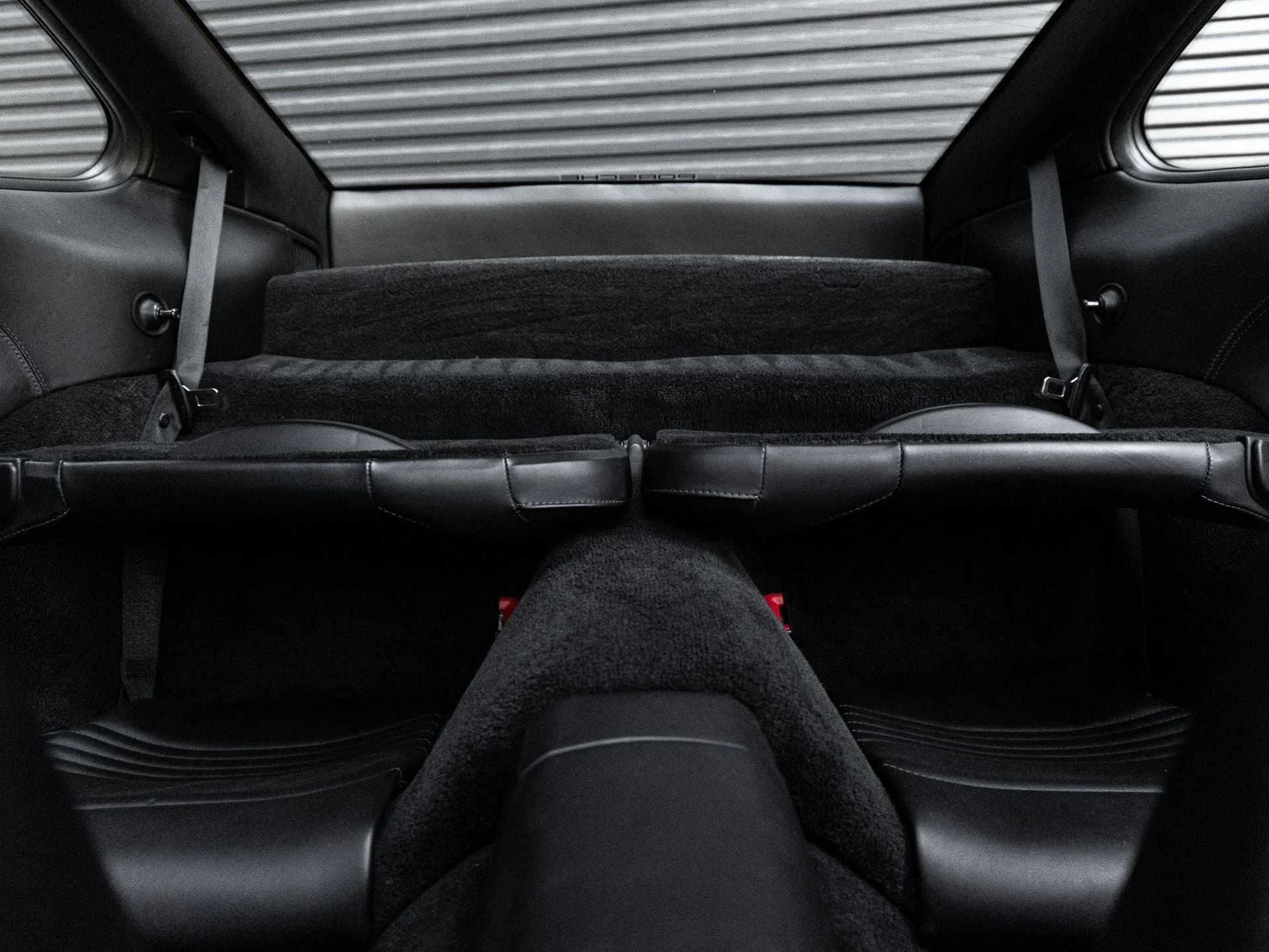 mph027_704230023_28_60b6840052