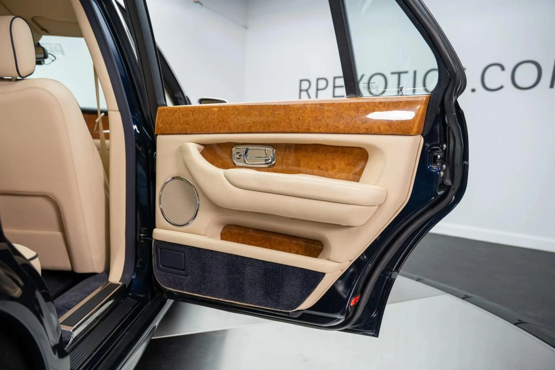 mph027_704378386_9fc22dd996b1f91ef882a13eff5b34bf_a3940ff805