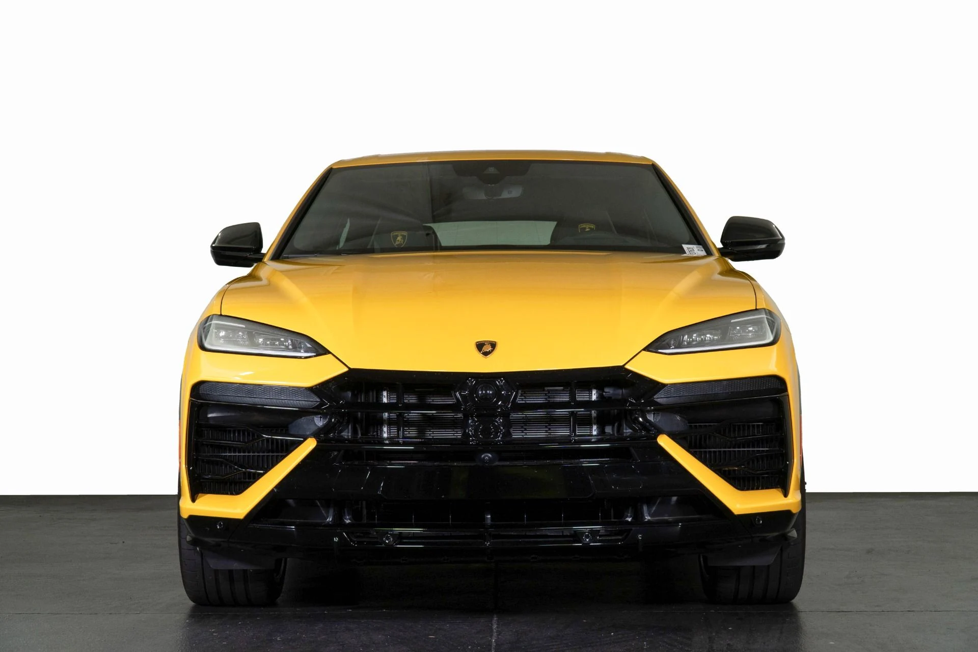 mph027_706738746_Used_2025_Lamborghini_Urus_SE_1777525057_0db7c9effc