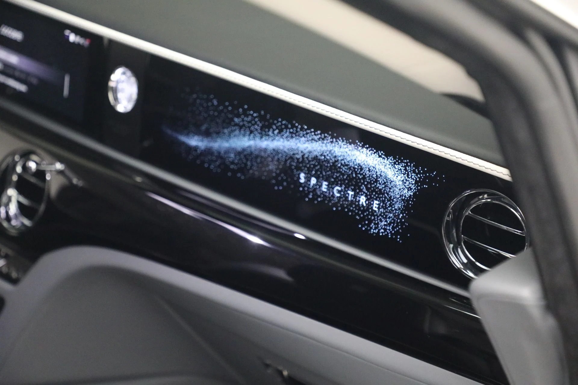 mph027_707261746_Used_2024_Rolls_Royce_Spectre_f605b41e11