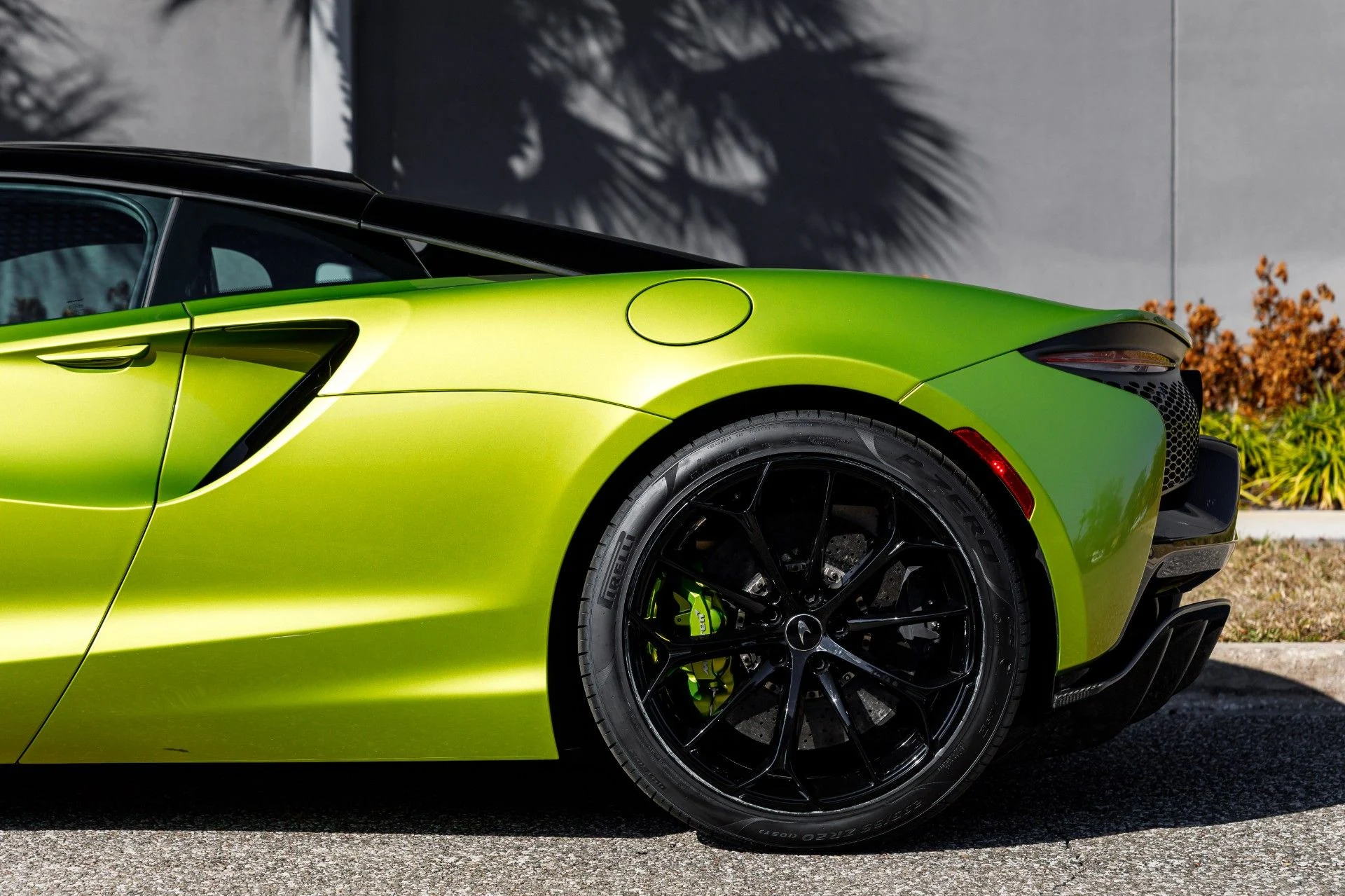 mph027_716022289_287_p28_l_483bb5b269