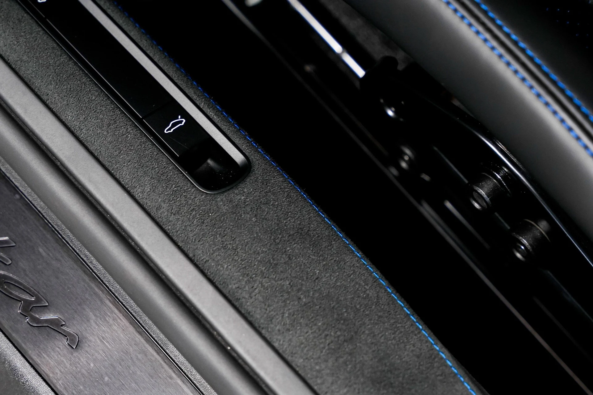 mph027_726187923_8499c0d86a1f02b03d3796ff630f47d7x_7b94c82353