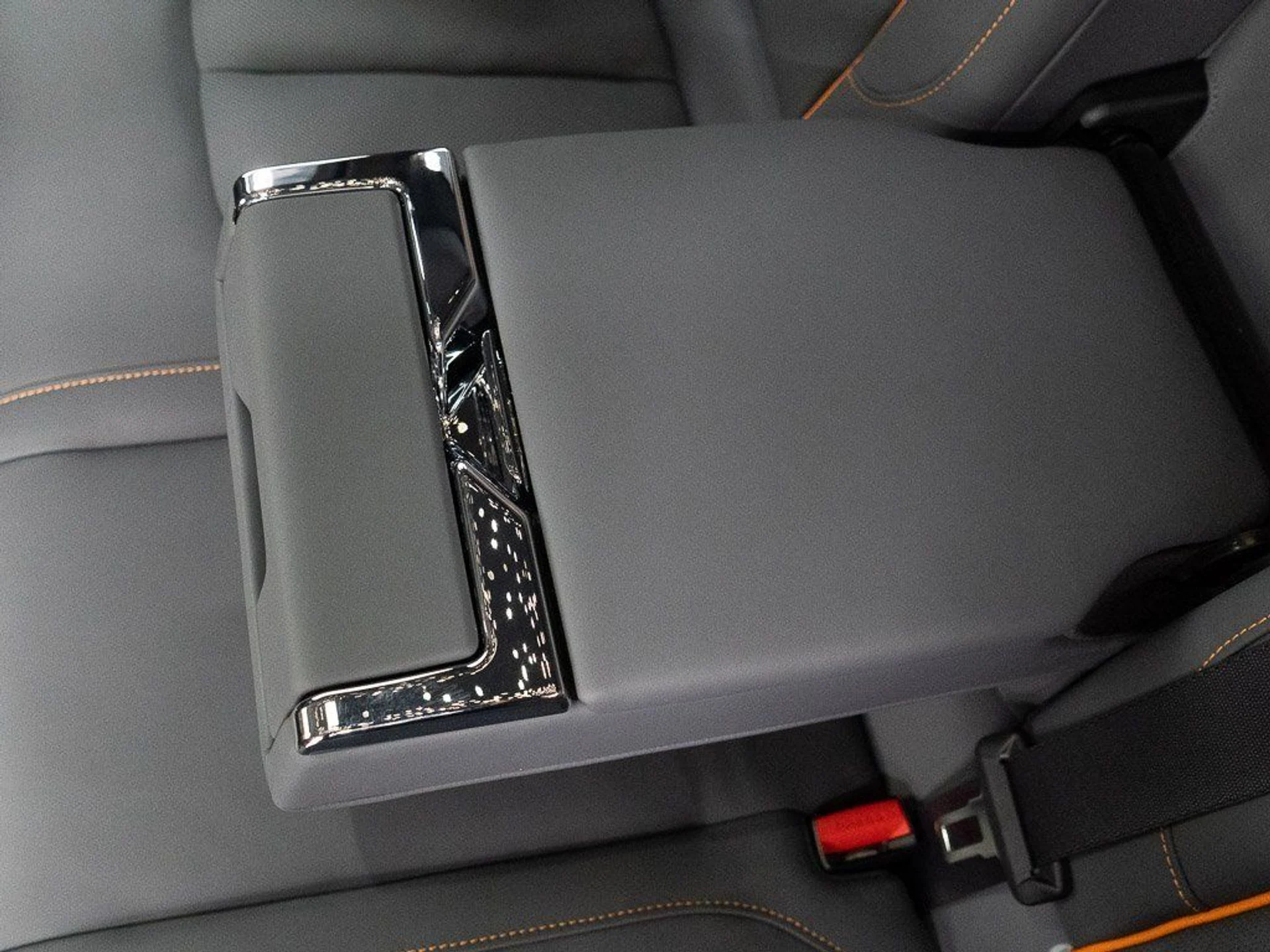 mph027_729503500_8d1446fe19aee1111b8f30e3bfdb9763_8e67676284