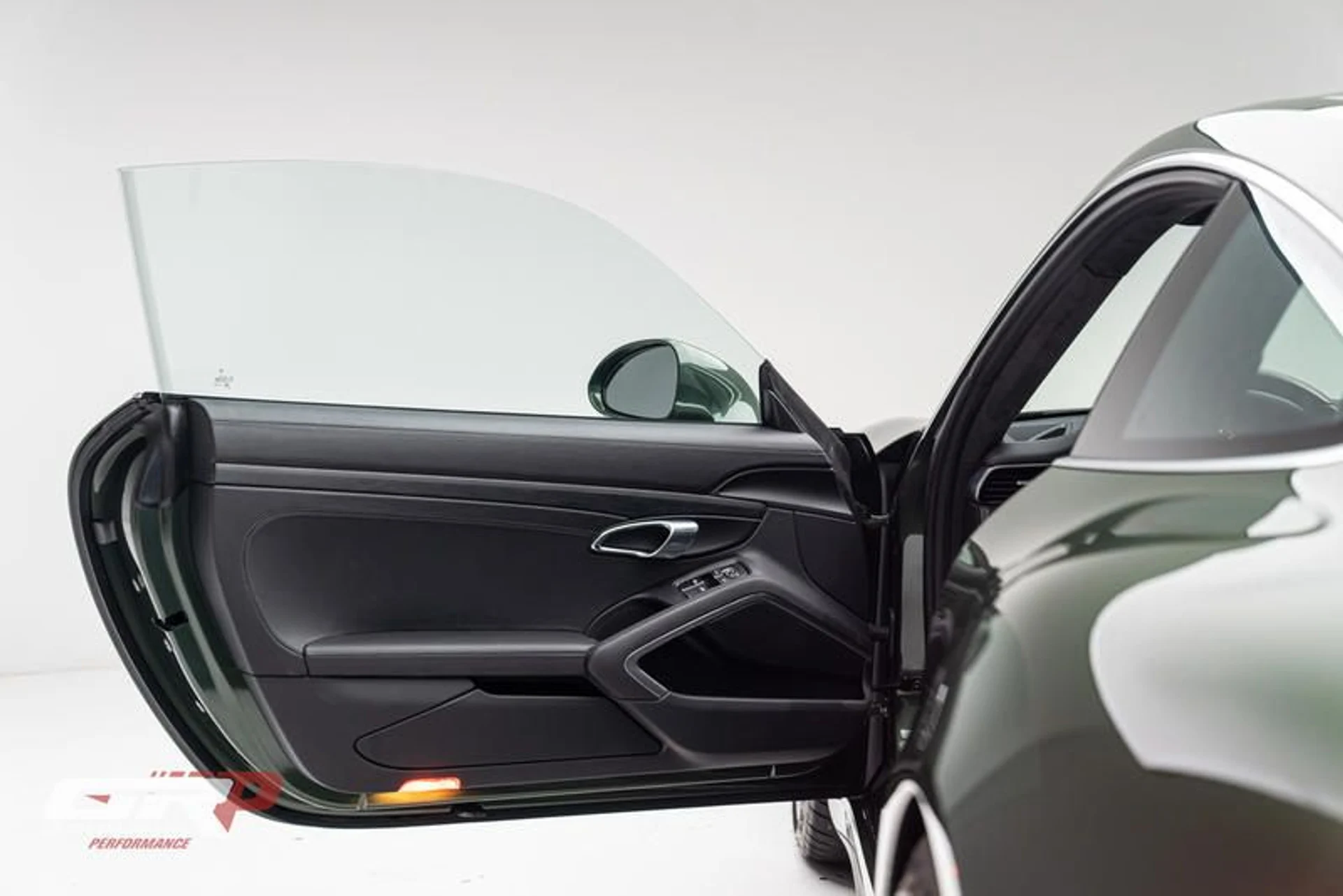 mph027_730776070_94_F78_EAA_2_D93_4590_8_EDD_BE_41_BA_6_F103_F_6784b523d3