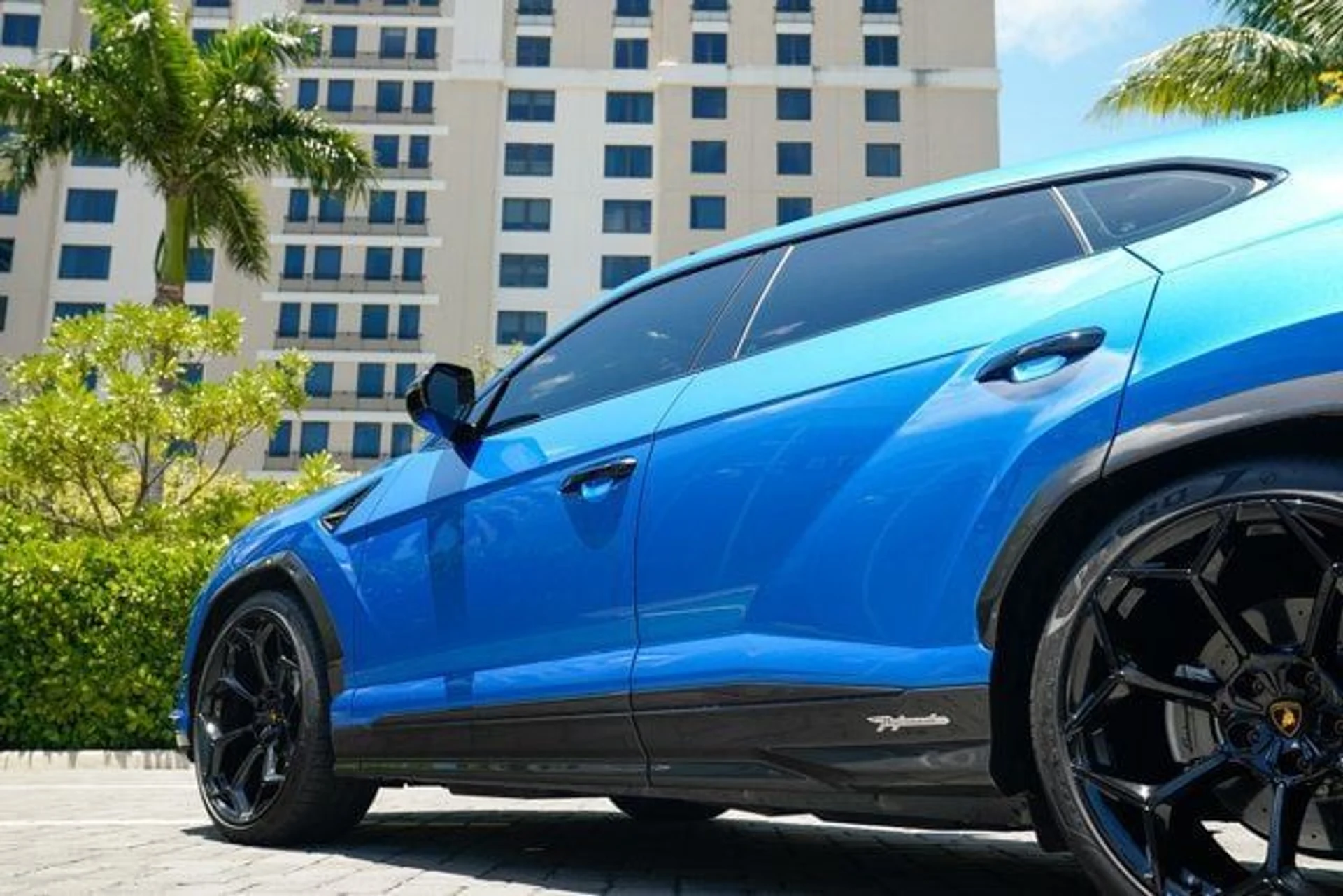 mph027_732612627_used_2024_lamborghini_urus_performanteawd_14354_22887761_28_640_929302b0f8