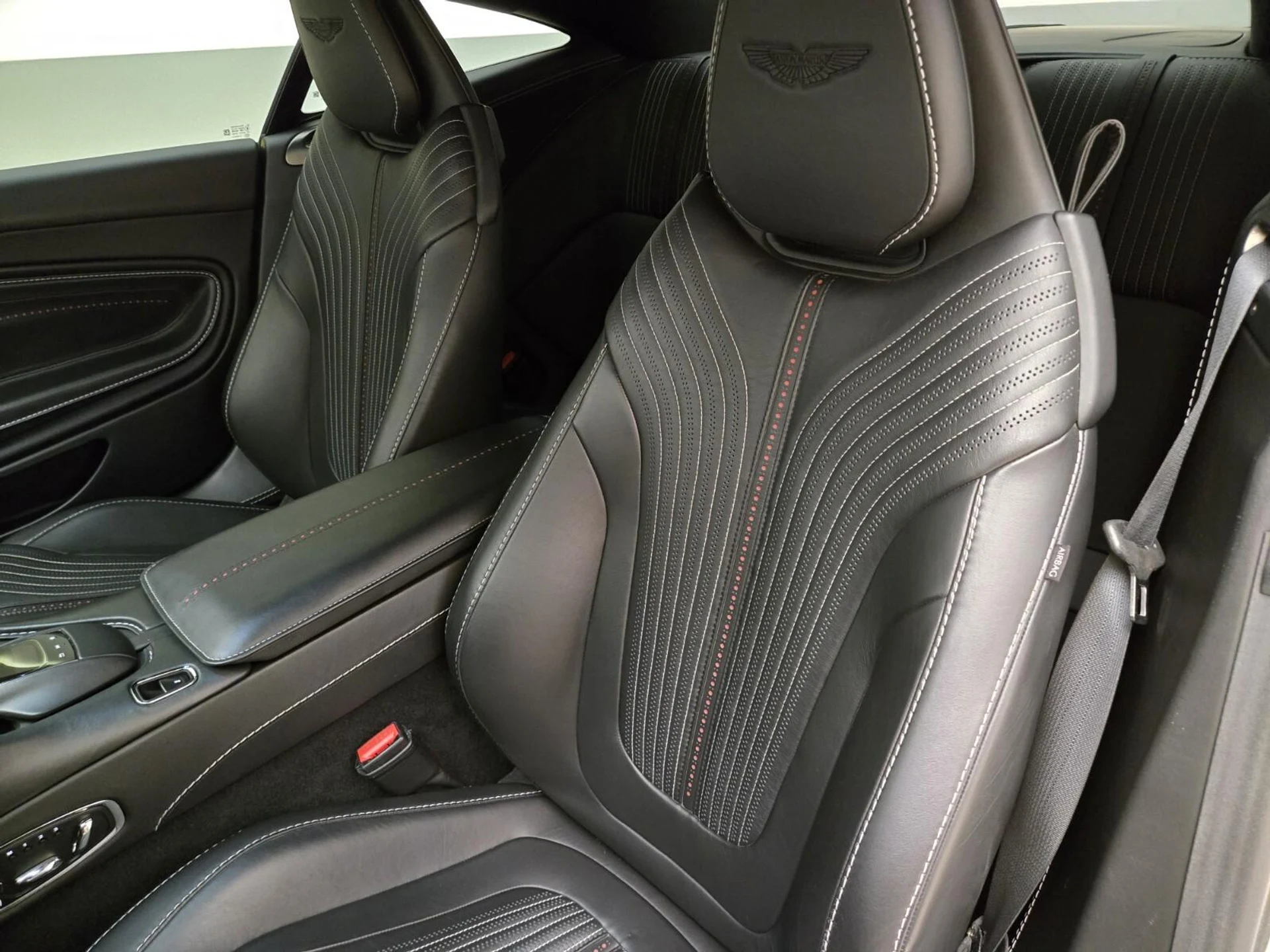 mph027_740420309_Used_2020_Aston_Martin_DB_11_1727783507_8725cd4f7b