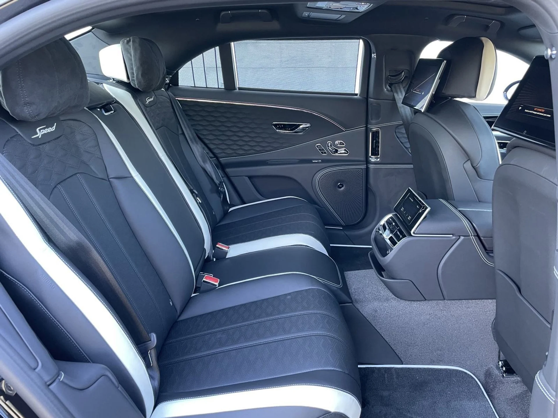 mph027_745657710_25067640952920daf7b68bd20d717364x_da0de64f6d