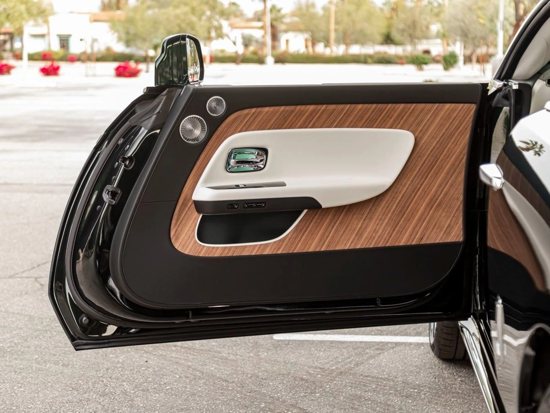 mph027_751487982_28_63e9dc8942