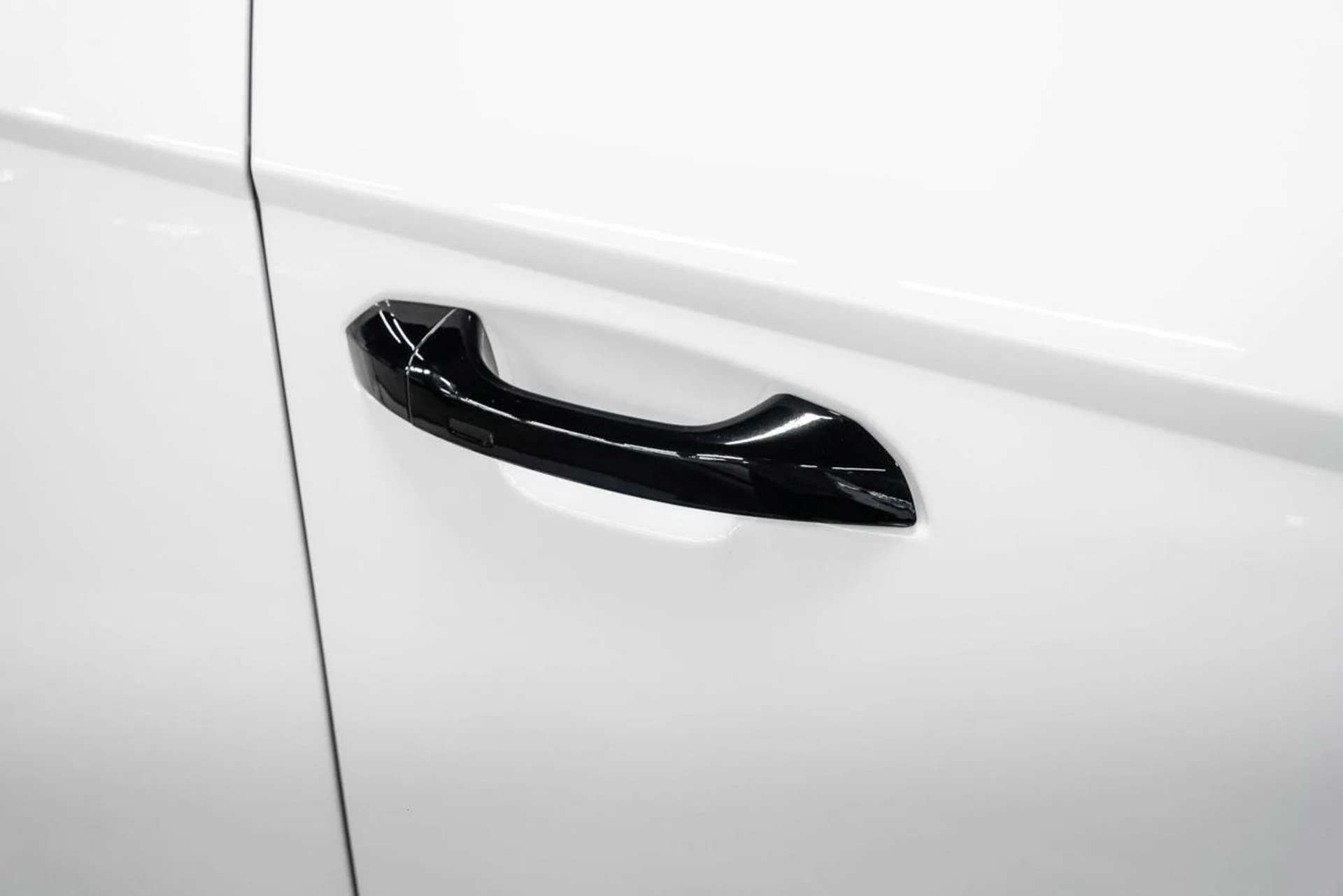 mph027_760780420_lamborghini_urus_2023_62fa2a3549