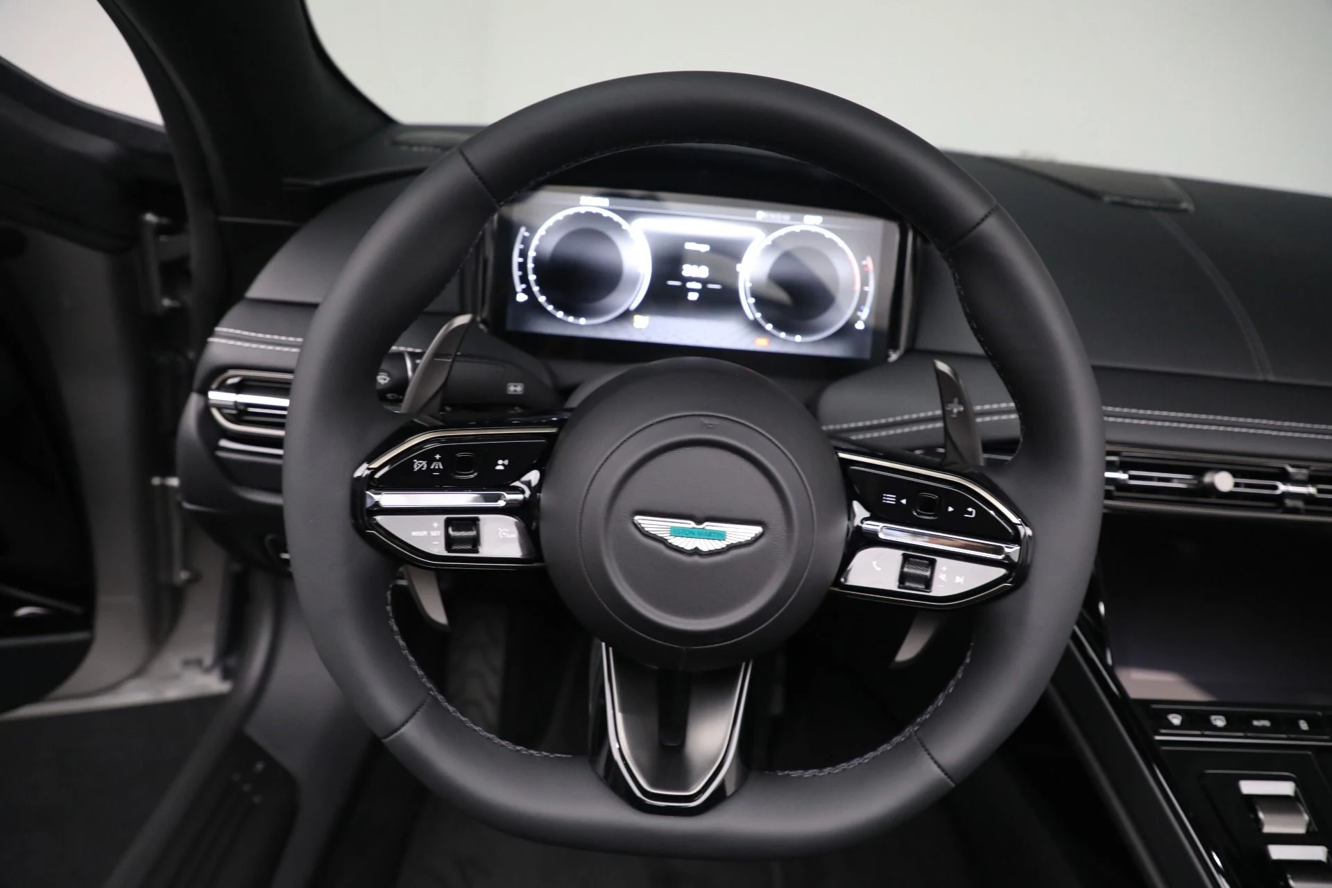mph027_761127560_New_2026_Aston_Martin_DB_12_Volante_09b495b13f