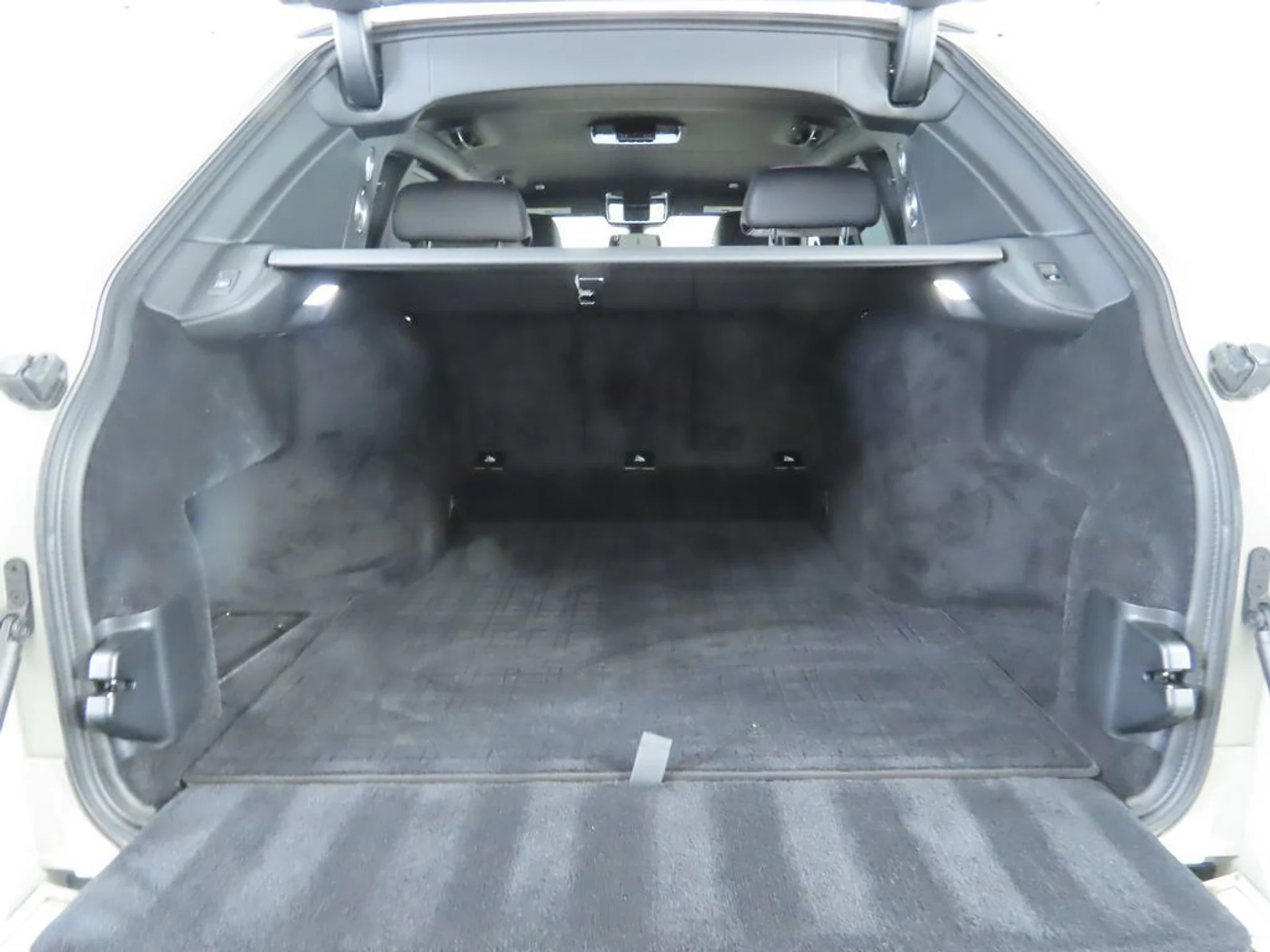 mph027_769481682_used_2023_rolls_royce_cullinan_blackbadgesportutility_8119_22957248_28_1024_7fe999bf68