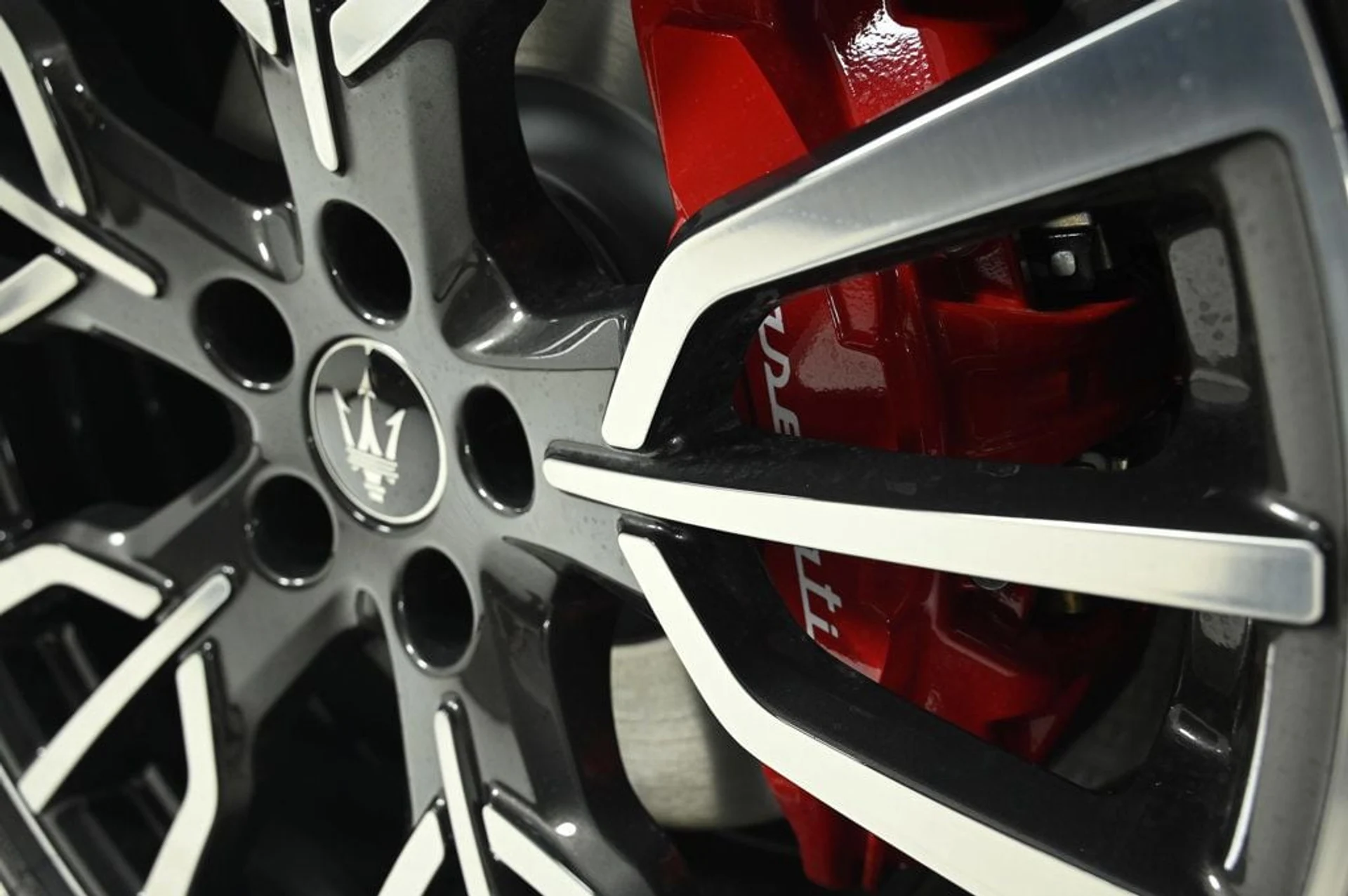mph027_769536415_new_2025_maserati_grecale_awd_11350_22889152_27_1024_a37db9f842