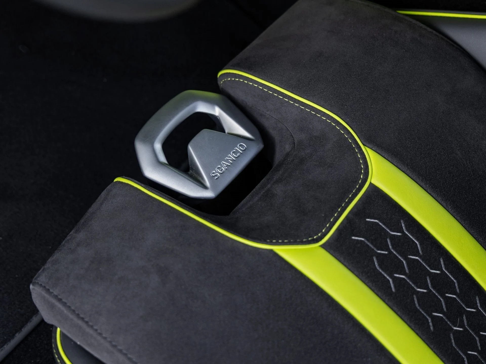 mph027_776583784_28_5fd0b6ab16