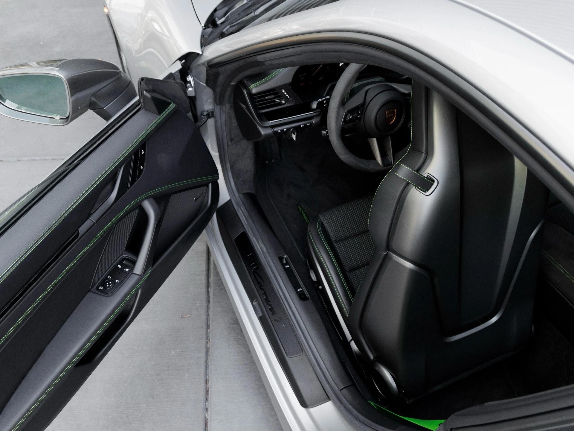 mph027_779768232_28_645cba237a