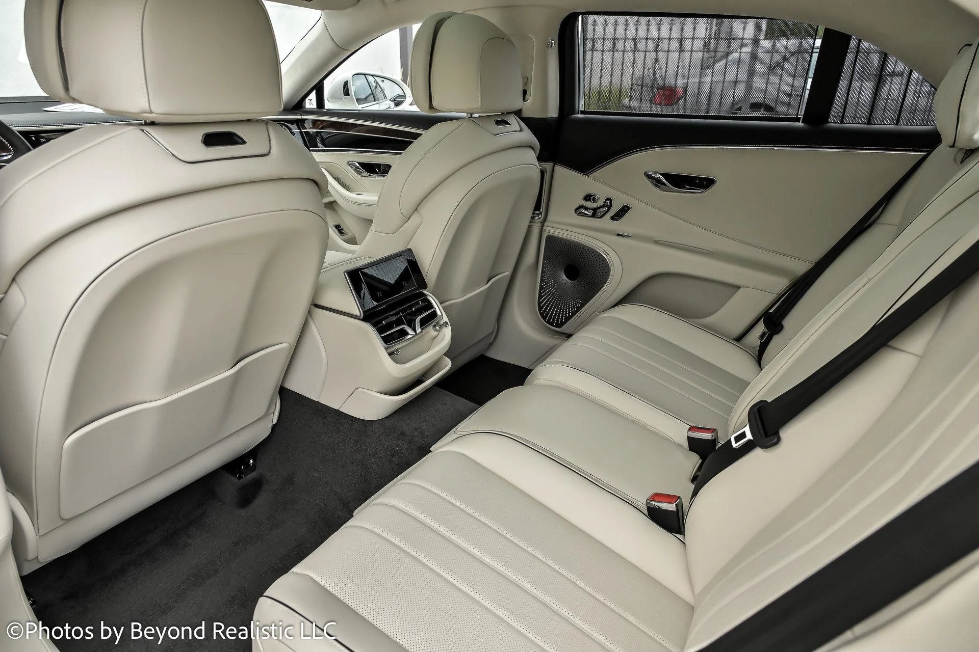 mph027_782200215_0d84086f2701cc7d3a2d496ad3da3017x_28fca652d9