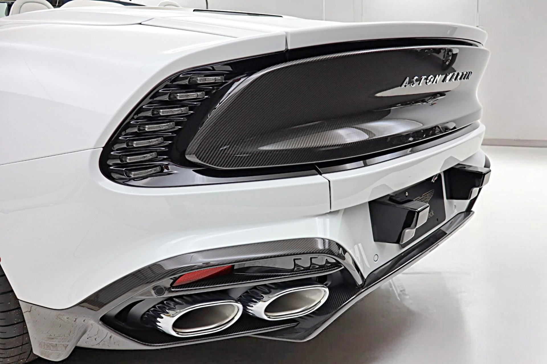 mph027_782295950_New_2026_Aston_Martin_Vanquish_Volante_b488aba75d