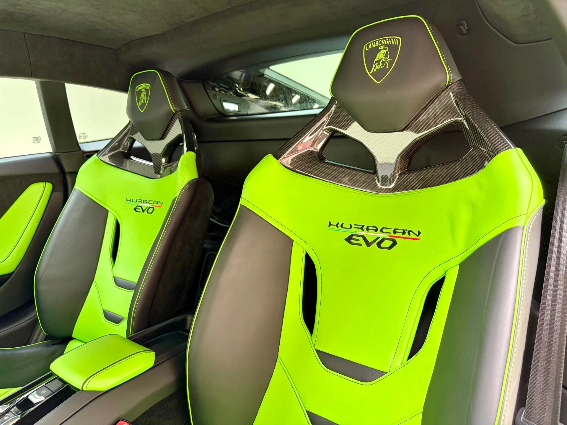 mph027_79949141_Used_2022_Lamborghini_Huracan_EVO_1777741293_6fc9c31e39