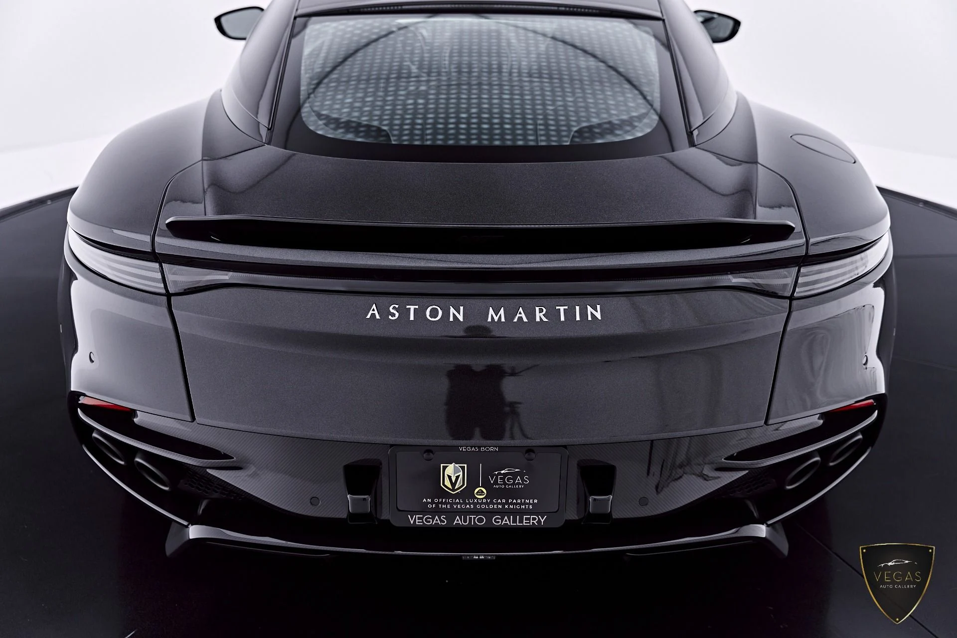 mph027_802726765_Used_2021_Aston_Martin_DBS_Superleggera_1785181509_b6d5689118
