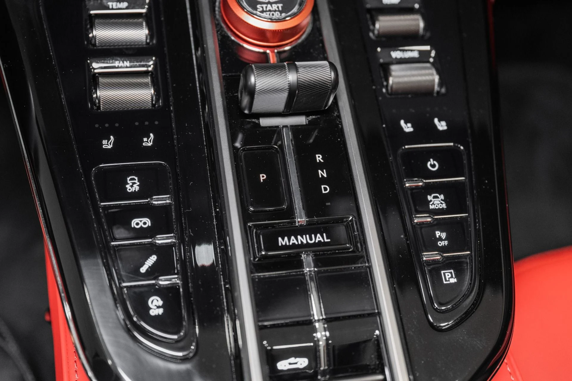 mph027_807806674_New_2026_Aston_Martin_Vantage_S_Roadster_1786373251_1a4d407949