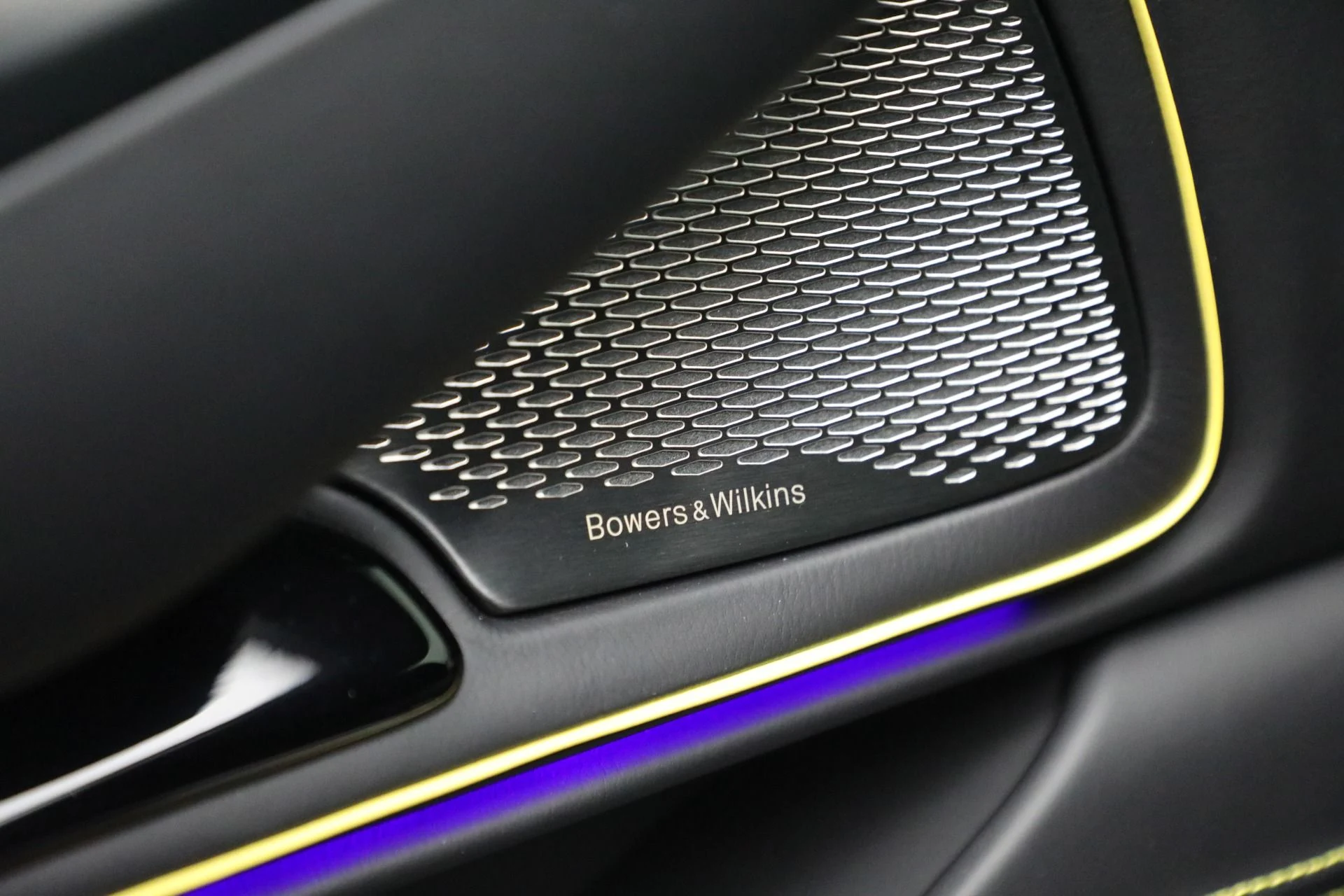 mph027_810828436_New_2026_Aston_Martin_DBX_S_1787860763_37fc66838a