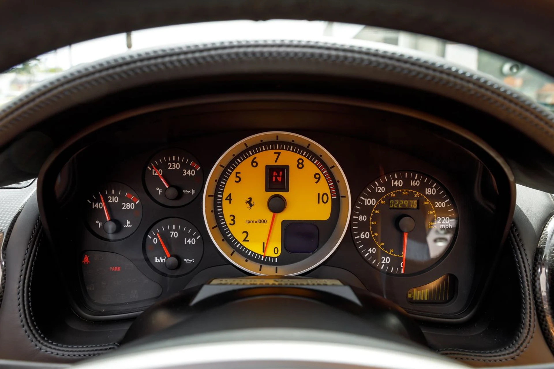 mph027_812943600_569_p28_l_933fae3a12