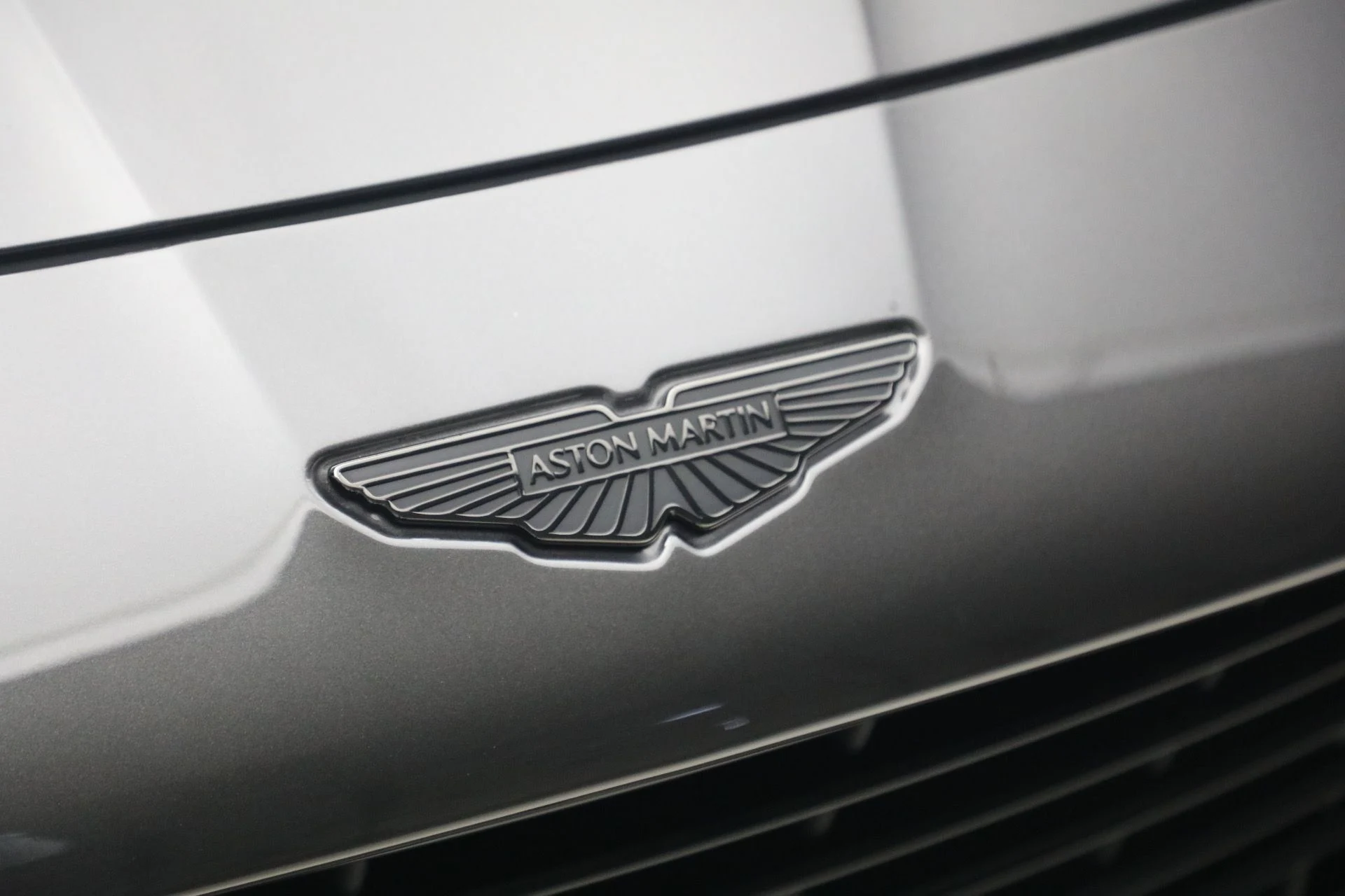 mph027_814378102_Used_2026_Aston_Martin_Vanquish_1787327512_3e50b71e41