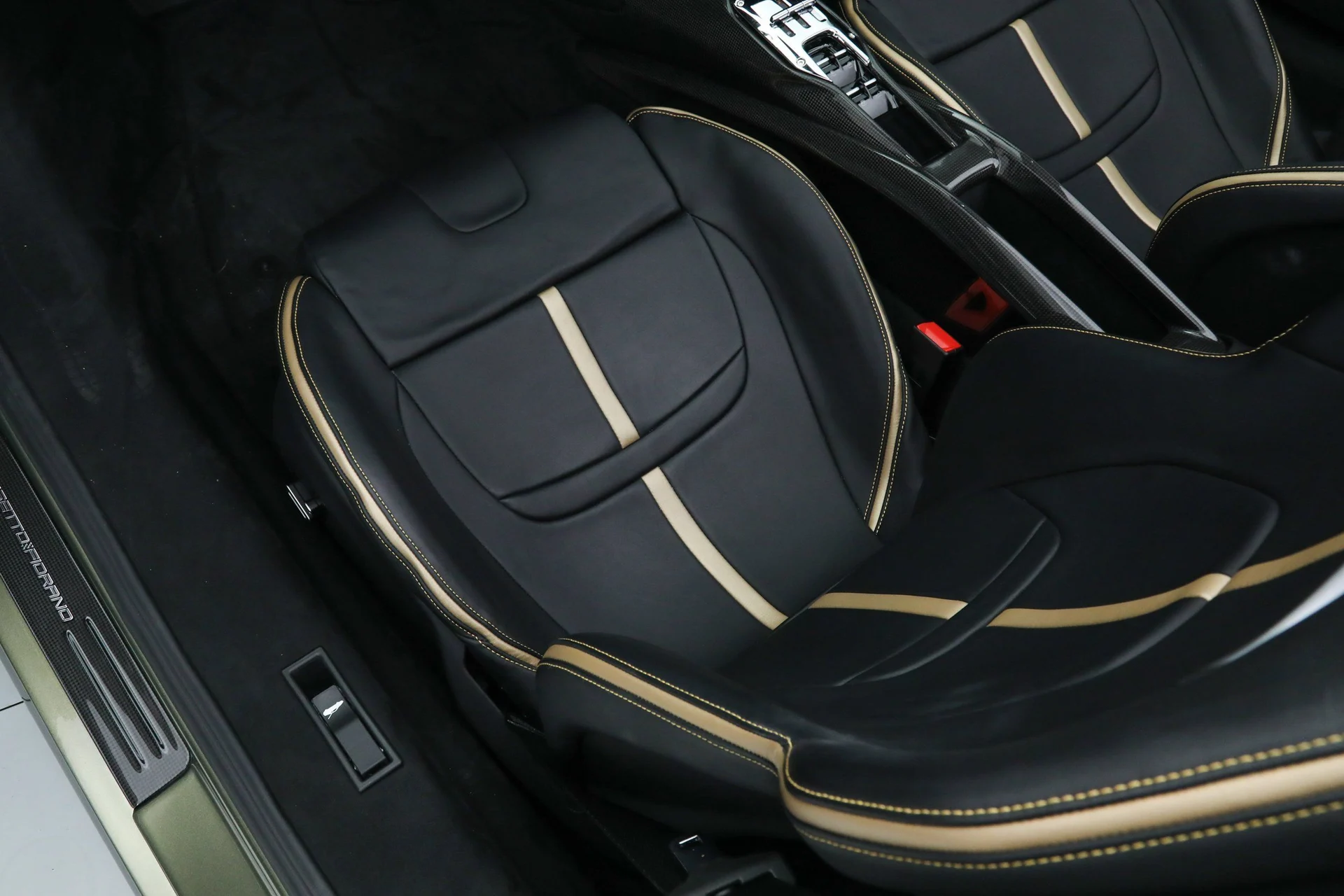 mph027_815681326_8f0c87478bcc92176888a0228c0e6f6d_02049d2b6b