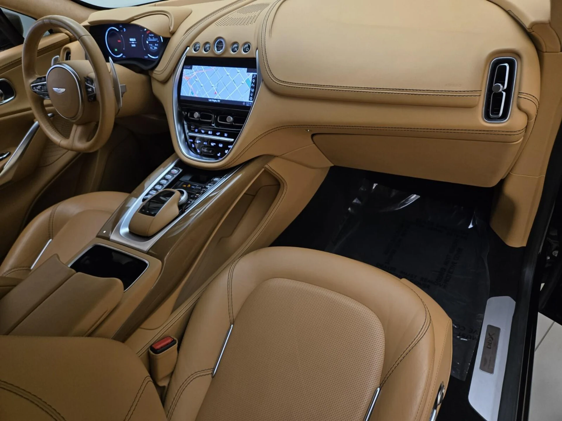 mph027_818106604_Used_2021_Aston_Martin_DBX_1753164234_fada01f7d5