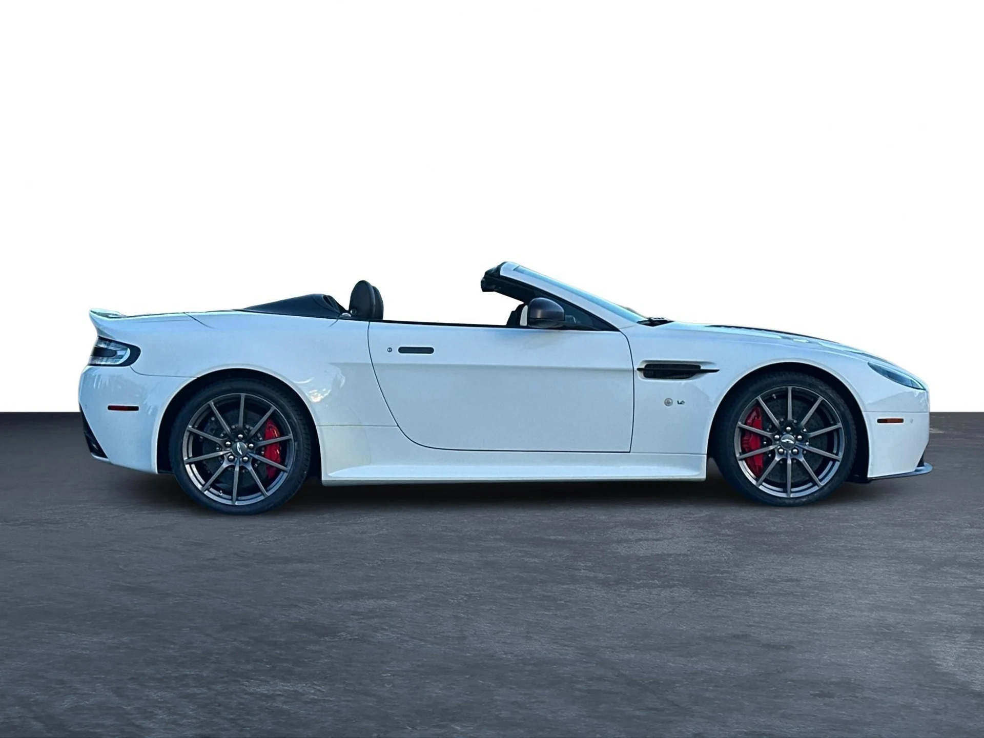 mph027_825798249_Used_2017_Aston_Martin_V12_Vantage_S_1763219352_81ed325c01