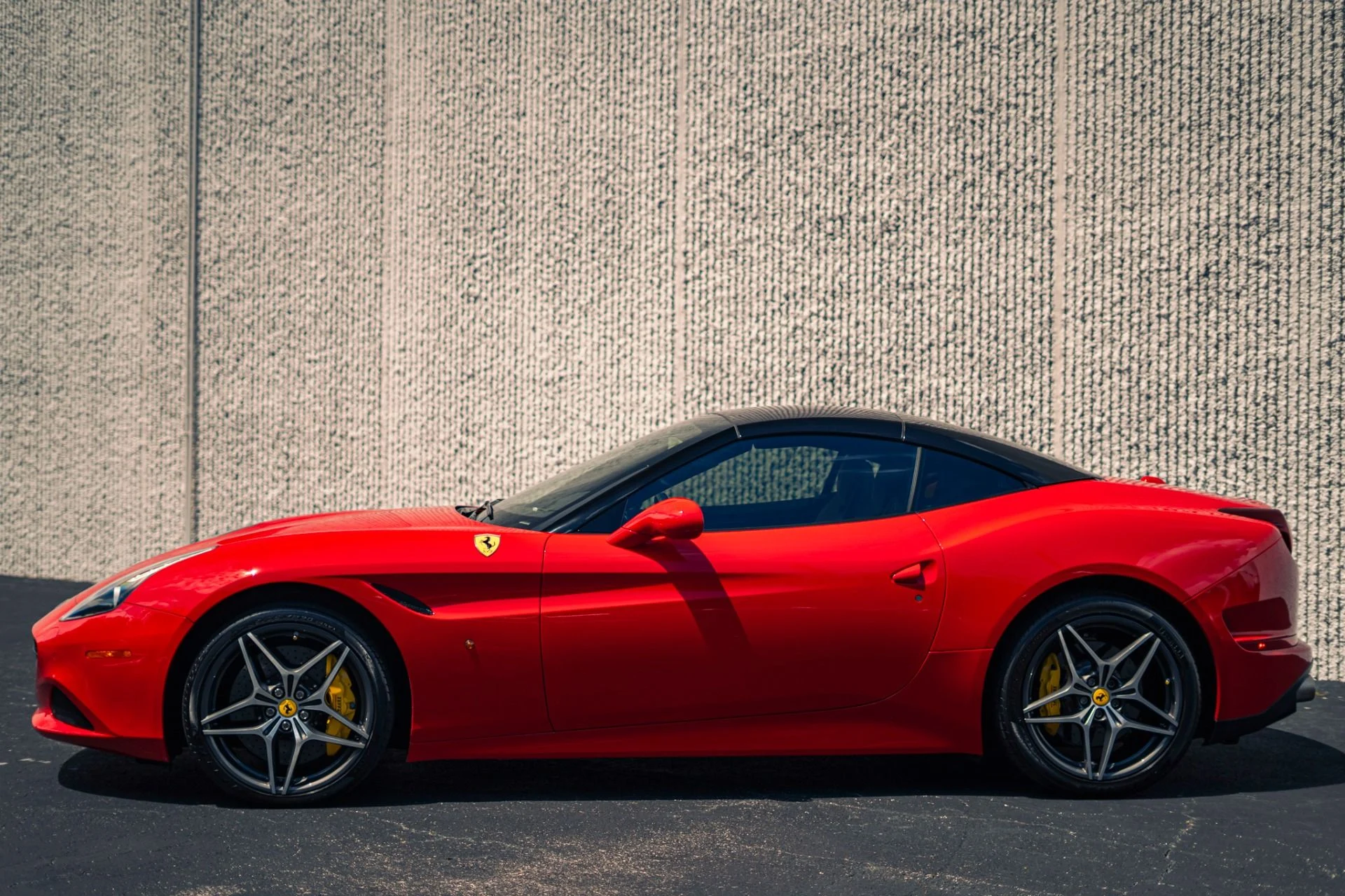 mph027_826438284_Used_2016_Ferrari_California_T_1777481400_01c282f0d9