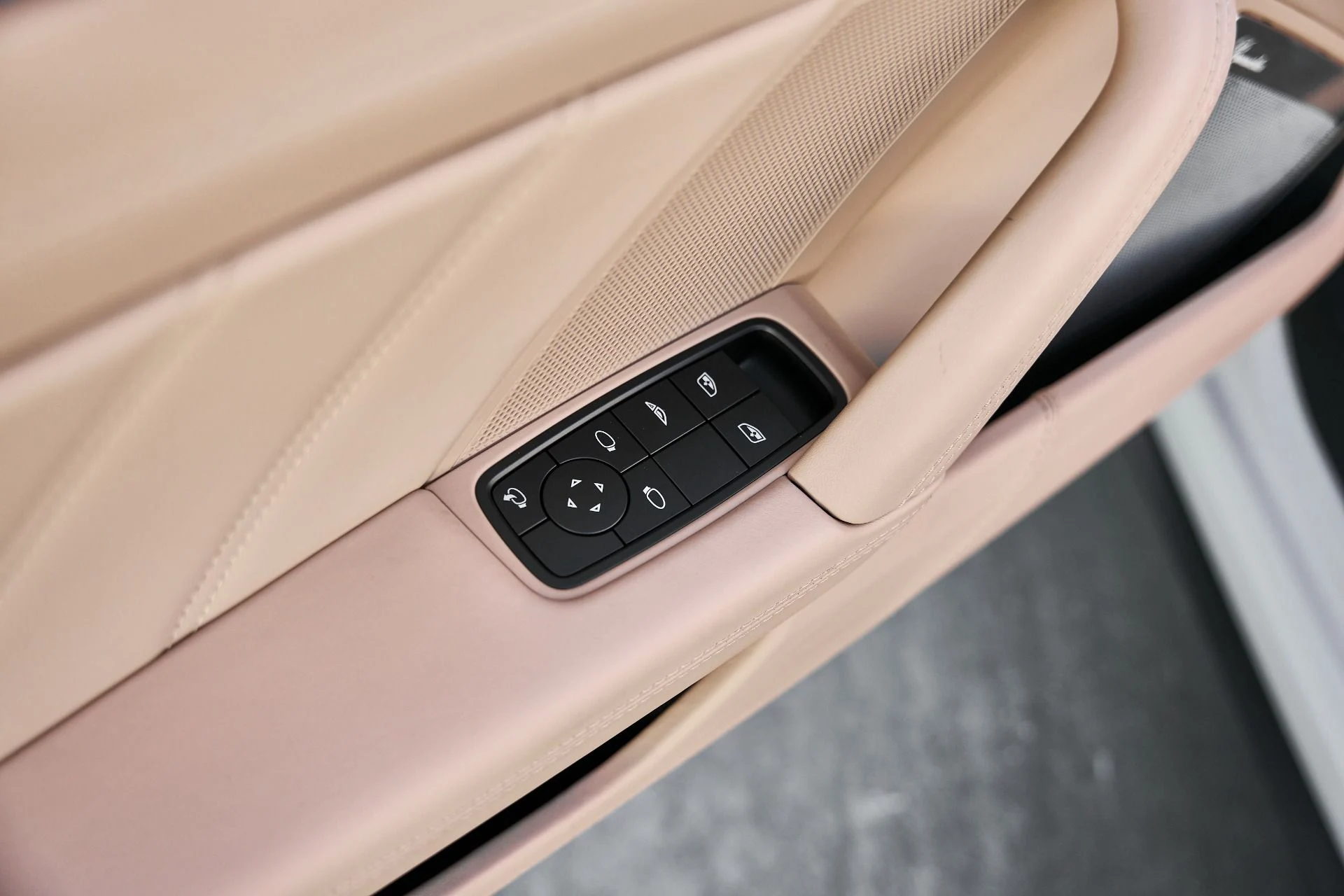 mph027_829981038_Used_2024_Porsche_911_Turbo_1768616351_60c781a786