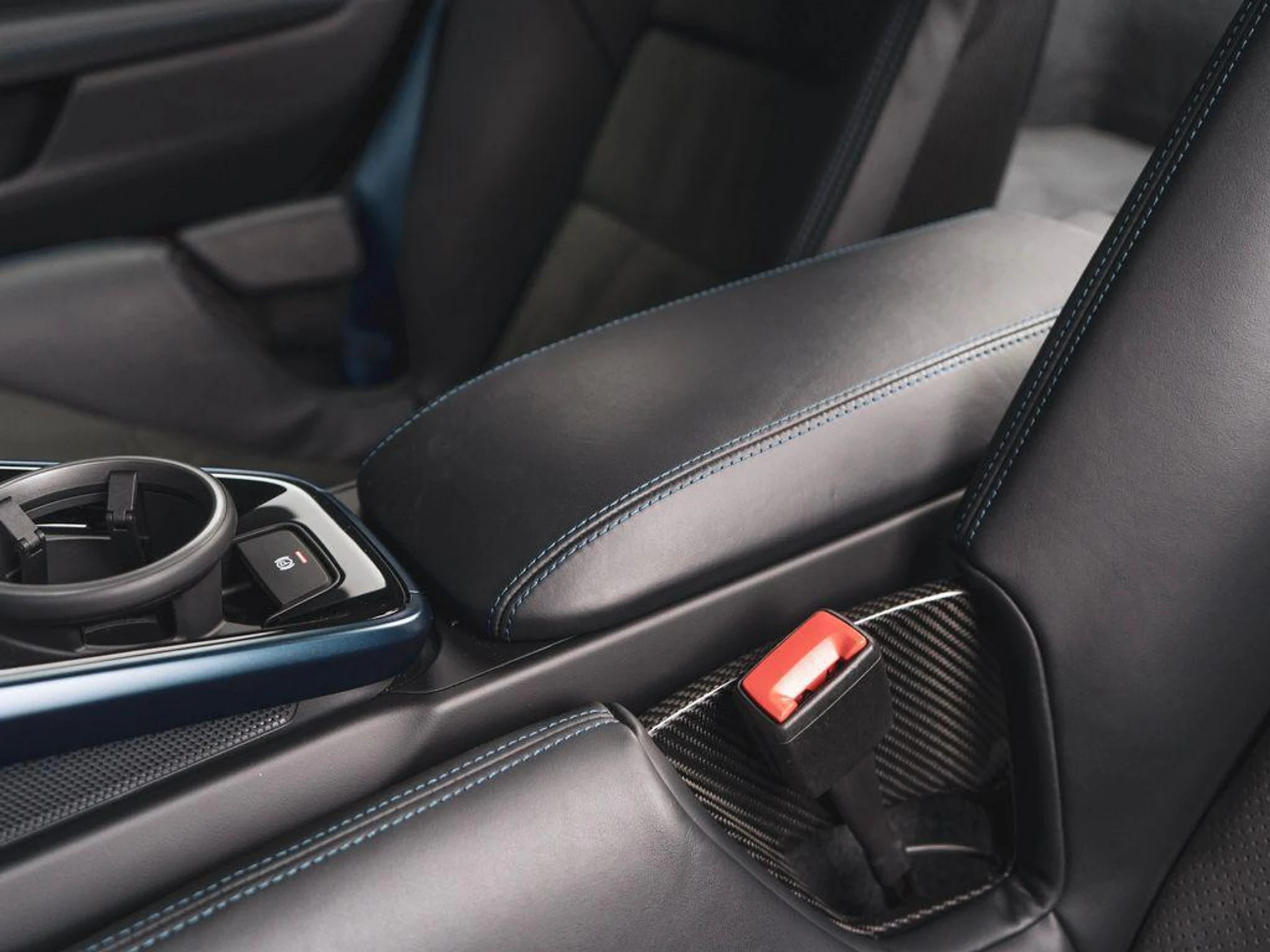 mph027_836289271_TK_Yh8vr_Hr_R9n_J_Yu_EB_Kq_Lvy_VN_Mz_Y_e5d01c5cad