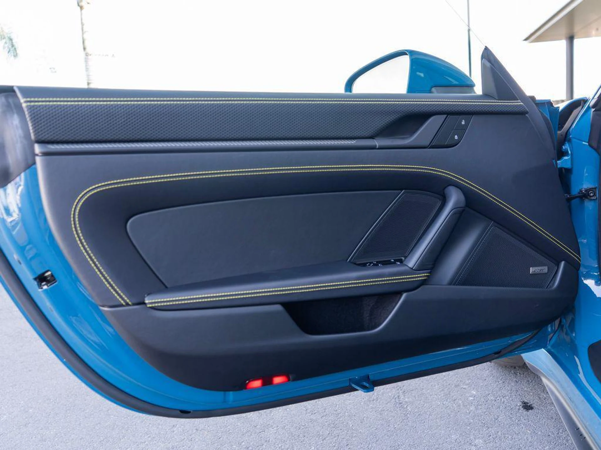 mph027_840753776_69c_Xp_WN_Uq_E_Byy_F_Xwo_Awe0_Y8_vc_2fccee2a7f